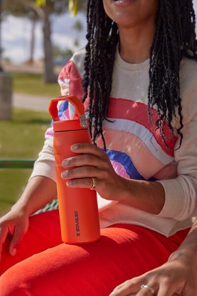 Stanley IceFlow 2.0 Water Bottle - 24 OZ Insulated Stainless Steel | Lightweight, Leak-Resistant & BPA-Free | Lilac