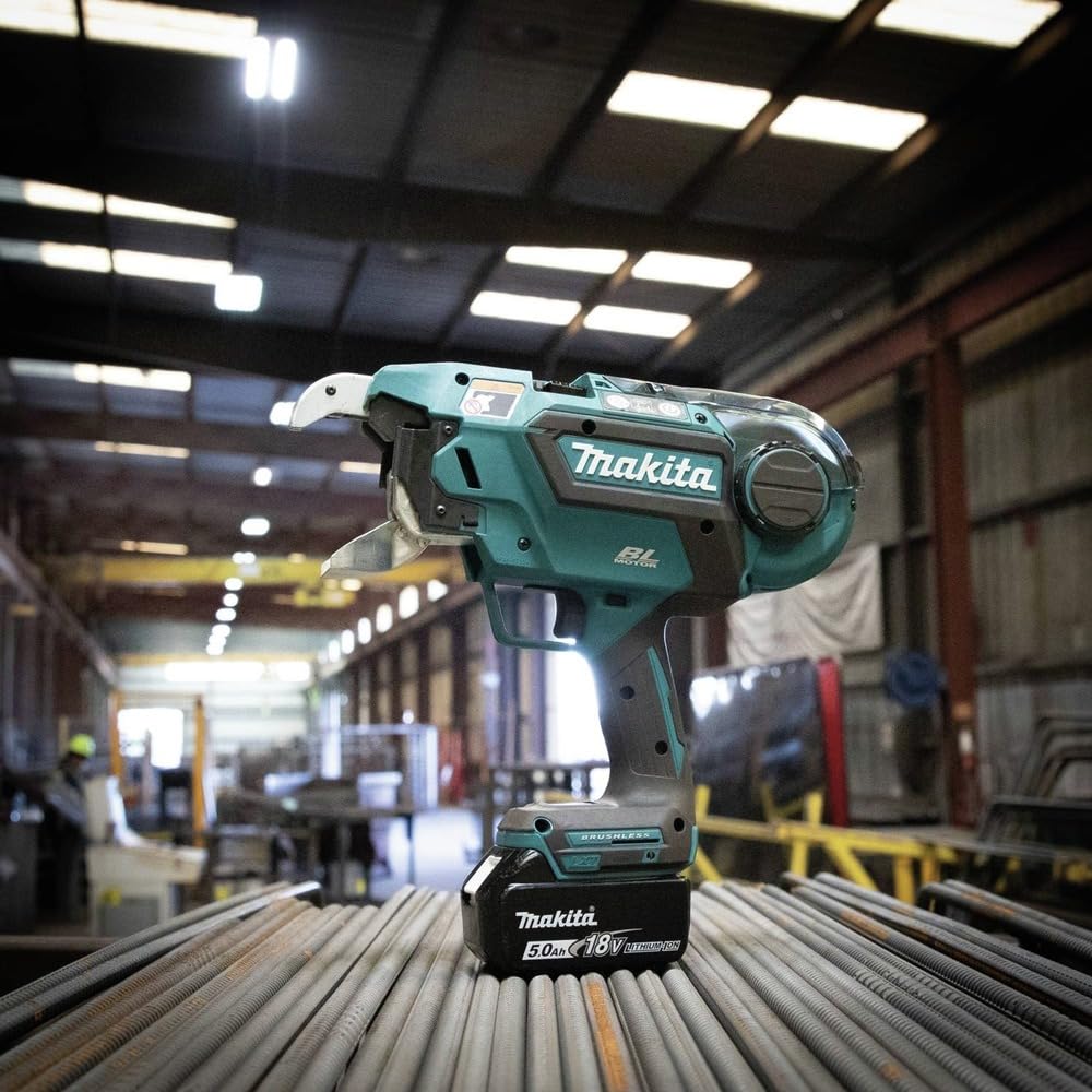 Makita XRT02TK 18V LXT® Lithium-Ion Brushless Cordless Deep Capacity Rebar Tying Tool Kit (5.0Ah)