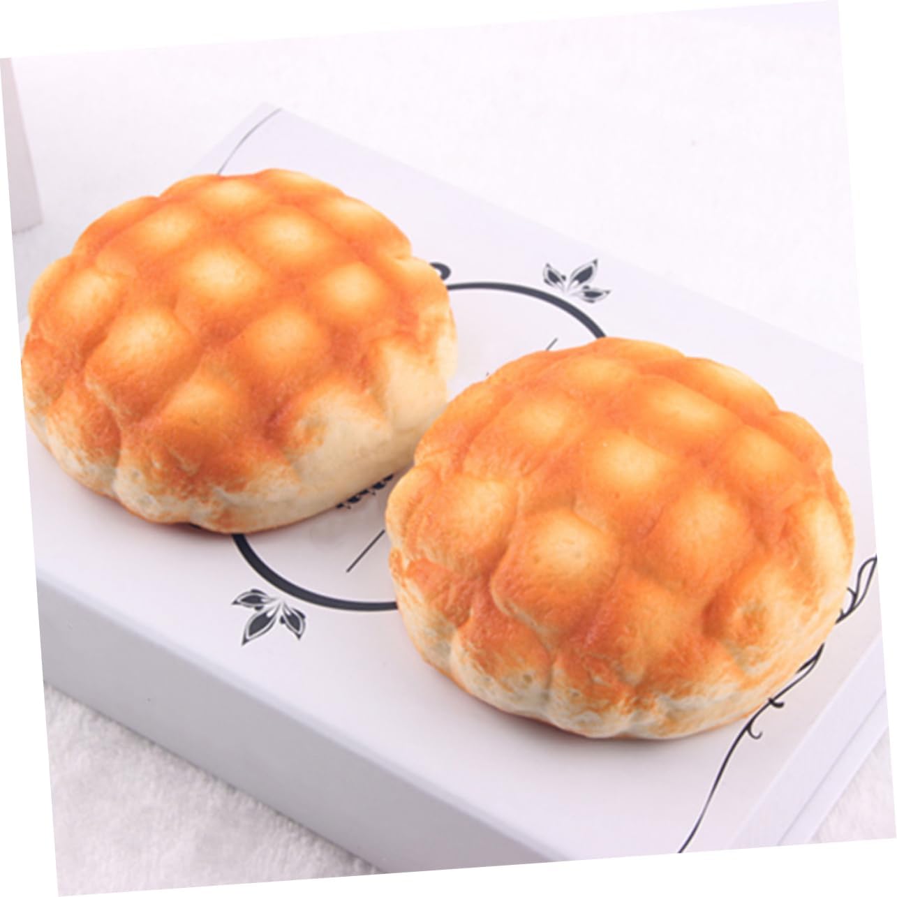 2pcs Set PU Fake Pineapple Bread Simulated Bread Props for Bakery Decor Chic Photo Prop for Kitchen and Shop