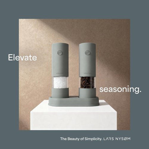 LARS NYSØM Electric Salt and Pepper Grinder Set I Automatic Salt and Pepper Mills with Adjustable Ceramic Grinder I AAA-Battery Operated Electric Spice Mill Set (Taupe Brown)