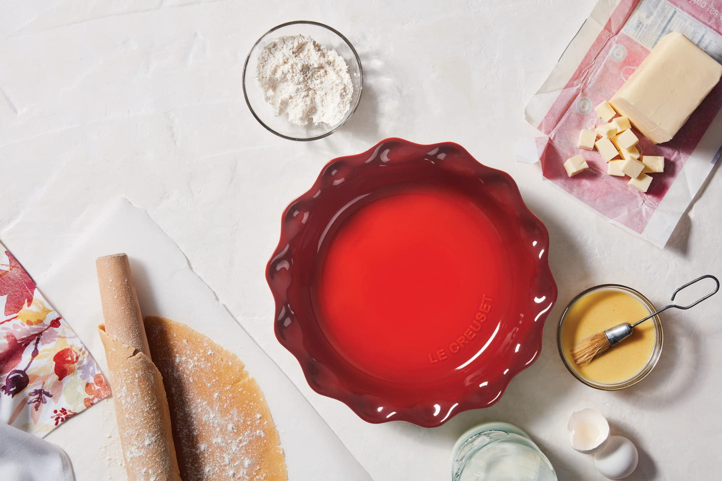 Le Creuset Stoneware 9" Heritage Pie Dish, Cerise