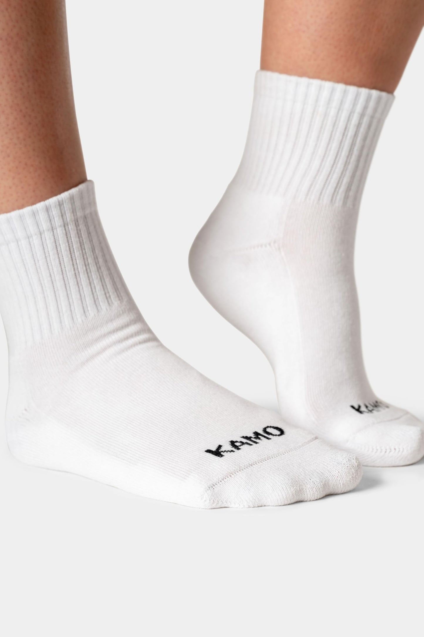 Kamo Fitness The Daily 4-Pack – Ankle Socks for Women, Athletic Half Crew Socks, Cotton Mid-Calf Fit with Cushioned Sole and Seamless Toe Size 5-9 (White, One Size)