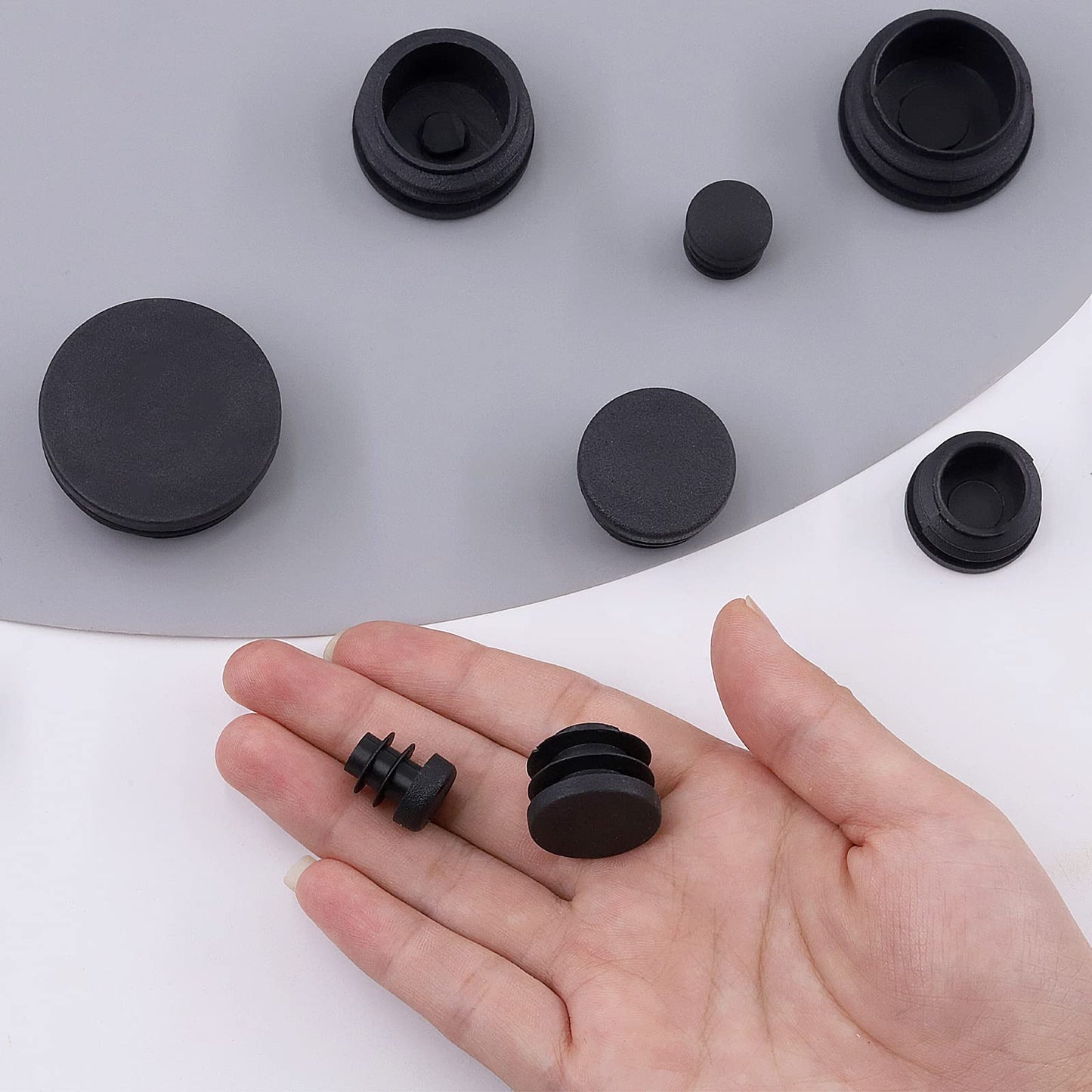 Swpeet 180Pcs 9 Sizes 15/32" 11/20" 3/5" 3/4" 9/10" 1" 1-1/5โ 1-1/4" 1-1/2" Black Round Plastic Plug Tubing End Caps Assortment Kit, Tubing Post End Cap for Metal Tubing and Furniture Protection Glide