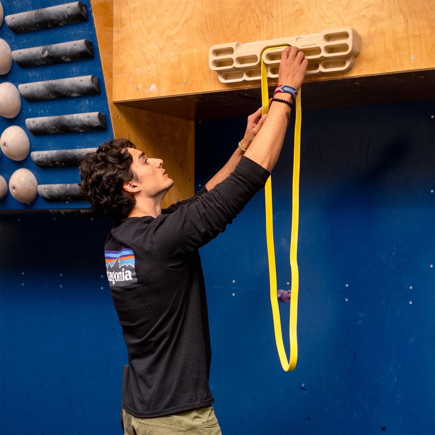 YY Vertical Verticalboard First Rock Climbing hangboard, Ideal for Training Sessions, Excellent Grip