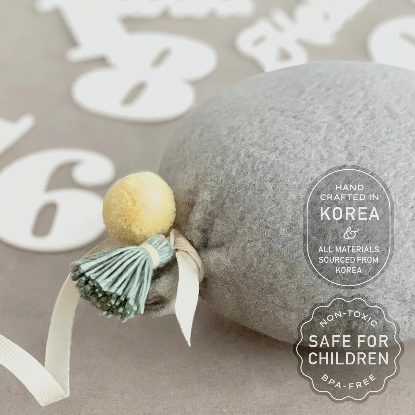 Set Balloon Baby Monthly Milestone Marker Signs, Photo Prop for Photoshoot | Stuffed Plush Balloon, Tassel, Pompom |