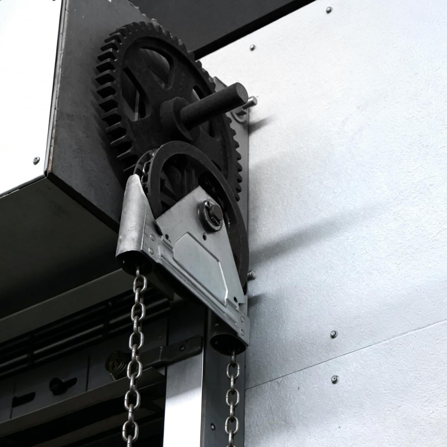 NULTRUMA Garage Door Chain Hoist, 1:1 Reduced Drive Heavy Duty Wall Mounted Jackshaft Hoist Opener with 26ft Long Chain, for Roll Up Doors, Roller Shutters, Warehouses & Direct Drive Garage Doors
