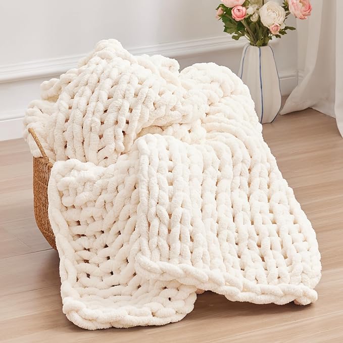 Negwoo Chunky Knit Throw Blanket, 40''*50'' Knitted Throw Chenille Yarn for Bed Couch, Handmade Cream Crochet Big Thick Blanket, Machine Washable Cute Comfy Blanket for Home Decor