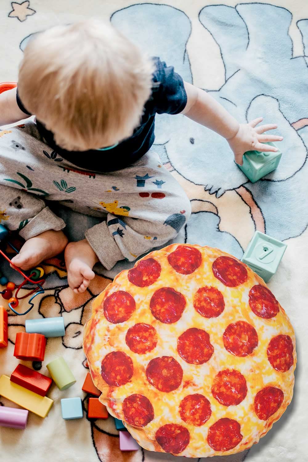 Maozcq Pizza Shaped Pillow Funny 3D Giant Round Food Plush Stuffed Pillow Novelty Throw Cushion Stuffed Animal Toy 16"