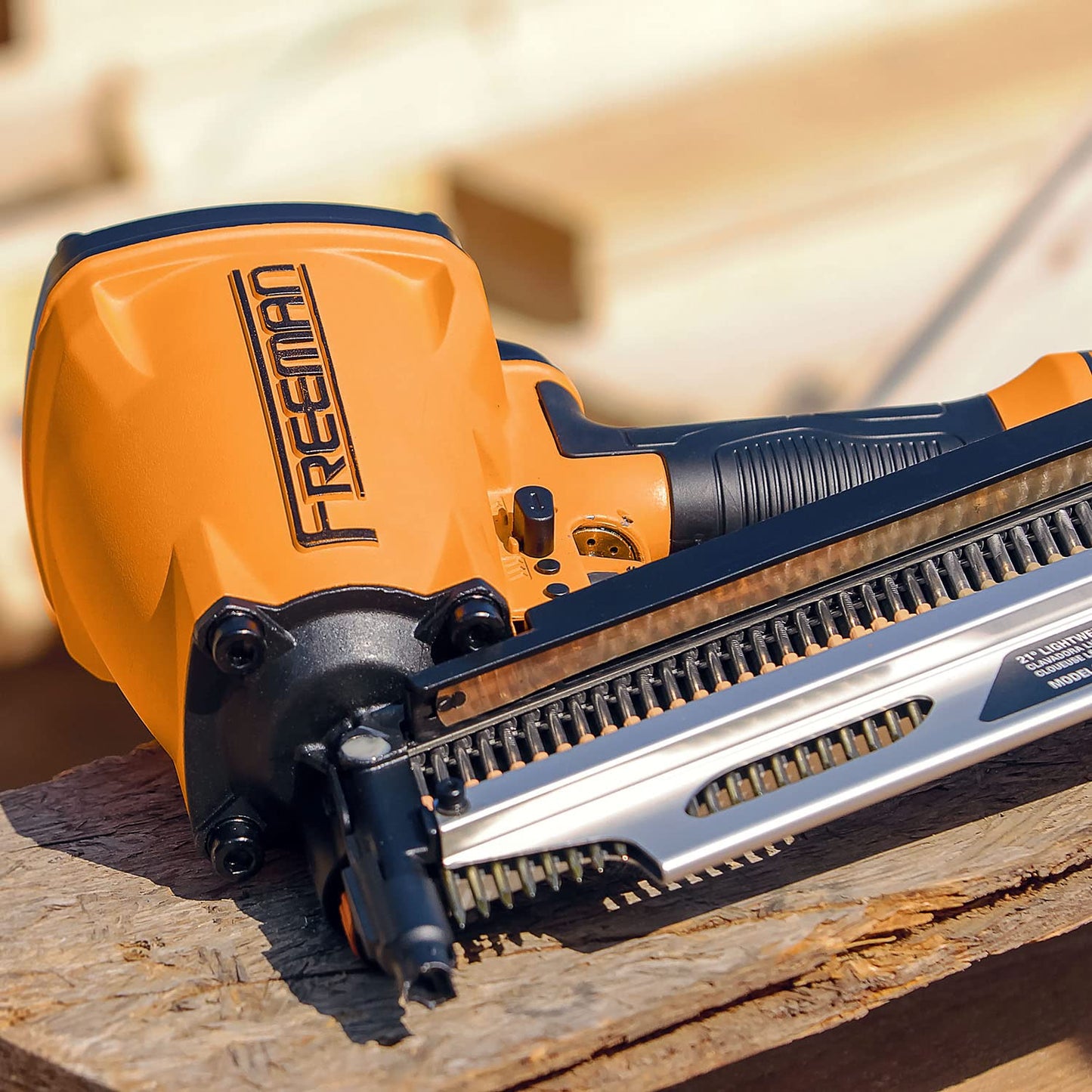 Freeman 2nd Generation Compact Lightweight Pneumatic 21° 3-1/4" Framing Nailer with Adjustable Metal Belt Hook and 1/4" NPT Air Connector | G22183CLW