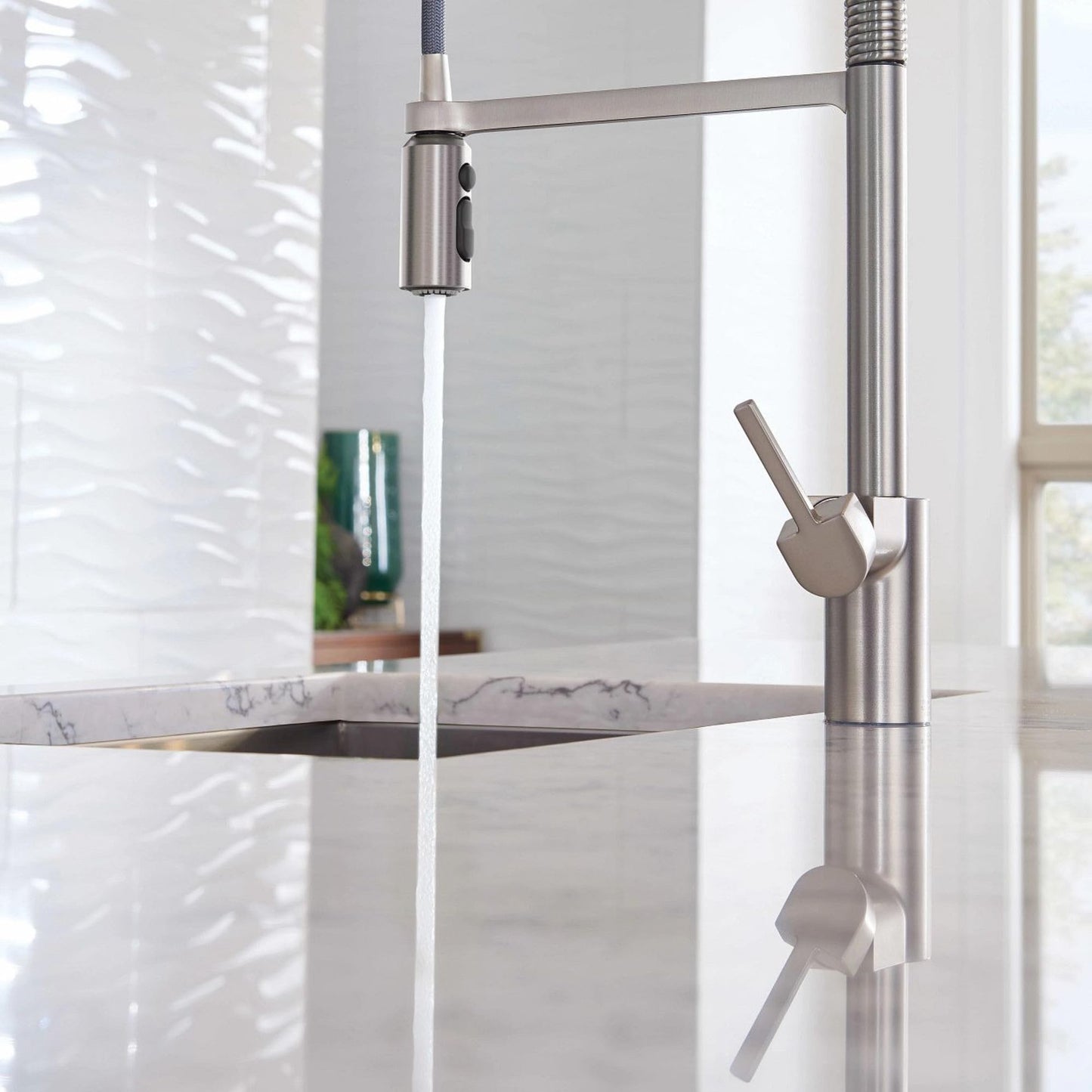 Moen Align Spot Resist Stainless Pulldown Kitchen Faucet, Single Hole, Modern Spring Style with Pre-Rinse and Power Boost Pull Down Sprayer, Easy Installation, 5923SRS