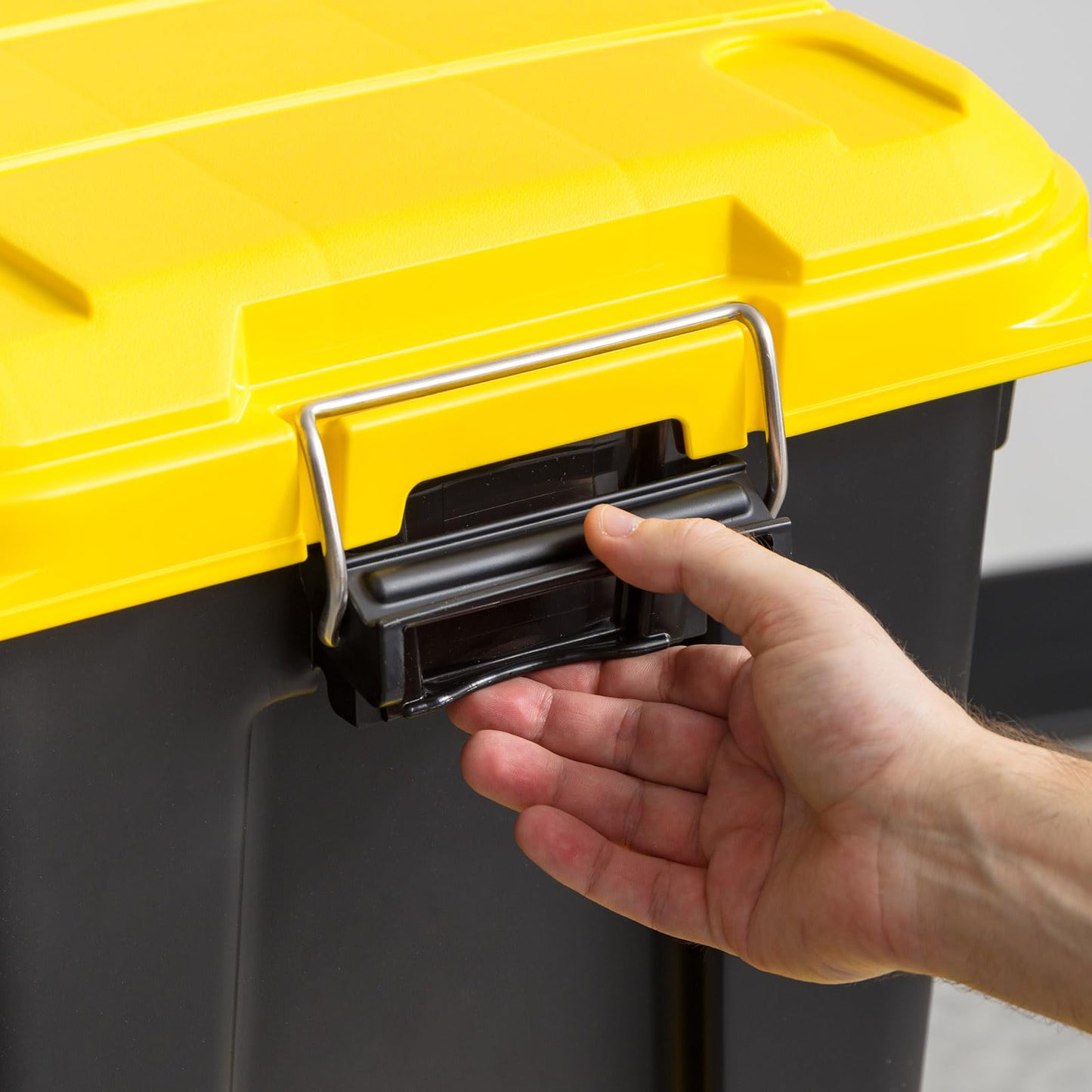IRIS USA WeatherPro 21 Gallon Lockable Storage Bins with Lids, 4 Pack - Made in USA, Heavy Duty, Stackable Containers, Garage Organizing Tubs, Rugged Sturdy Equipment Utility Box - Black/Yellow