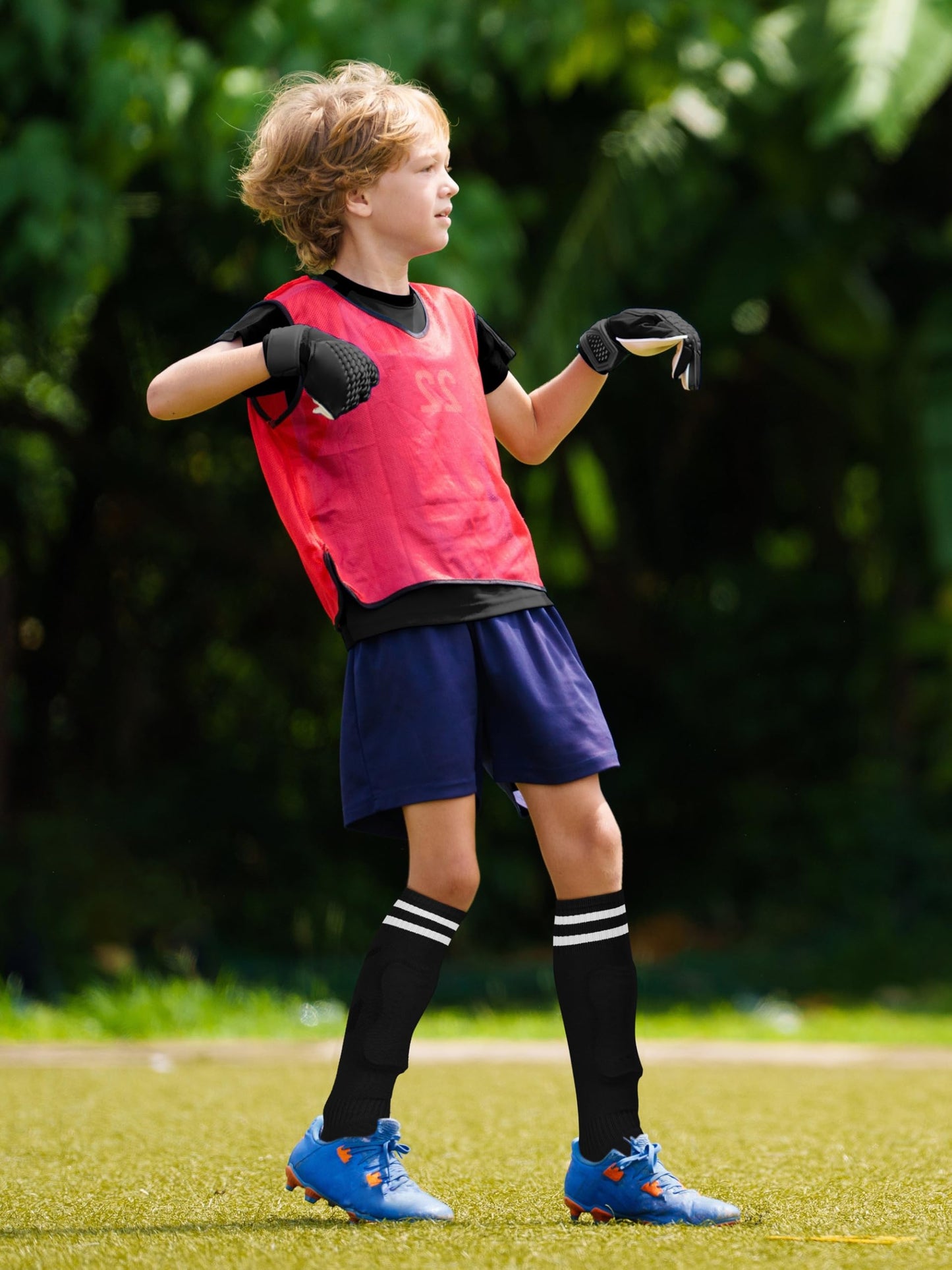 Hryrbay Kids Soccer Shin Guards and Socks Toddler Soccer Shin Pads Protective Defender Gear for Boys Girls Ages 3-15 Great for Training, Matches, Inspired by the World Cup Black S