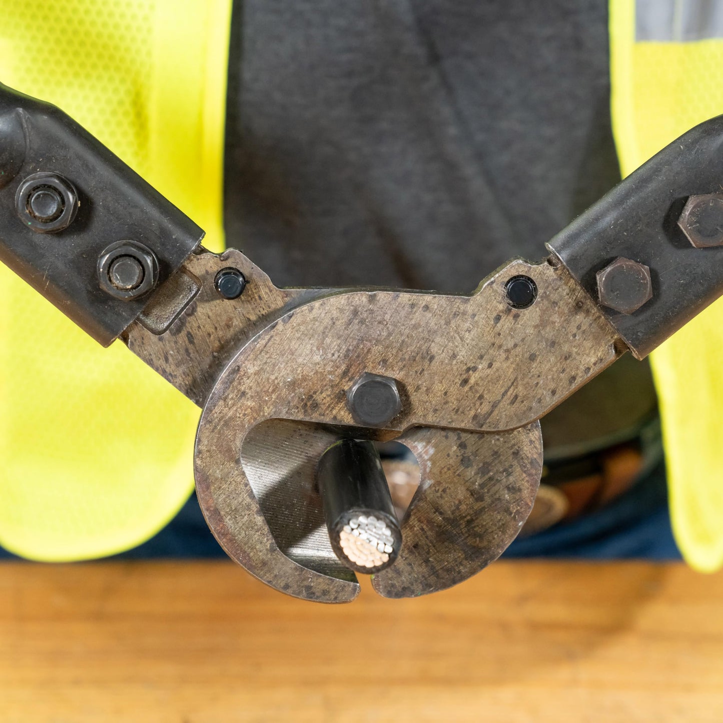 Greenlee 706 31-1/2" Heavy-Duty Cable Cutter for Copper, Aluminum, and Communications Cable