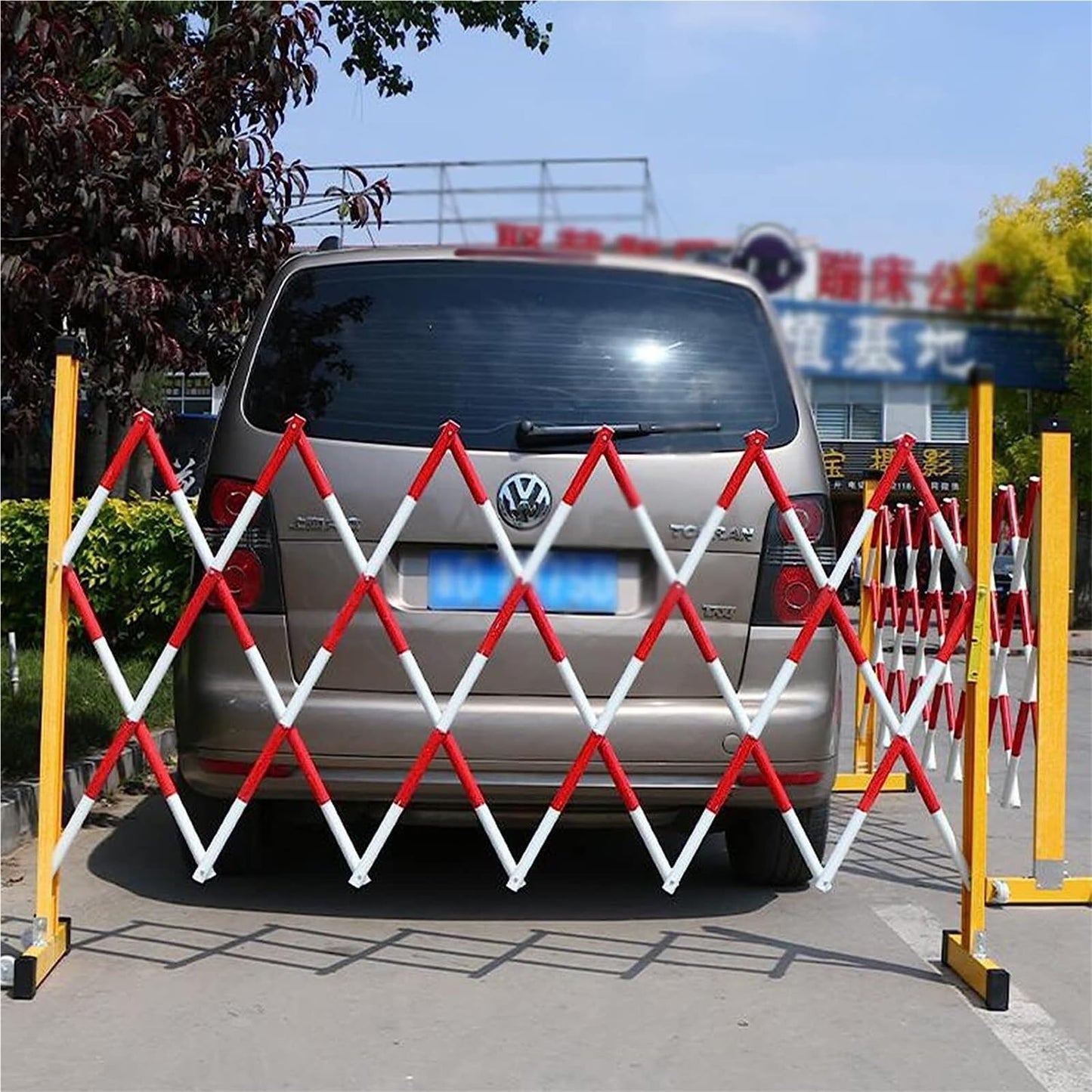 Barricade Retractable Traffic Barricade Industrial Expandable Metal Barricade with Caster for Road Garage Construction(3m)