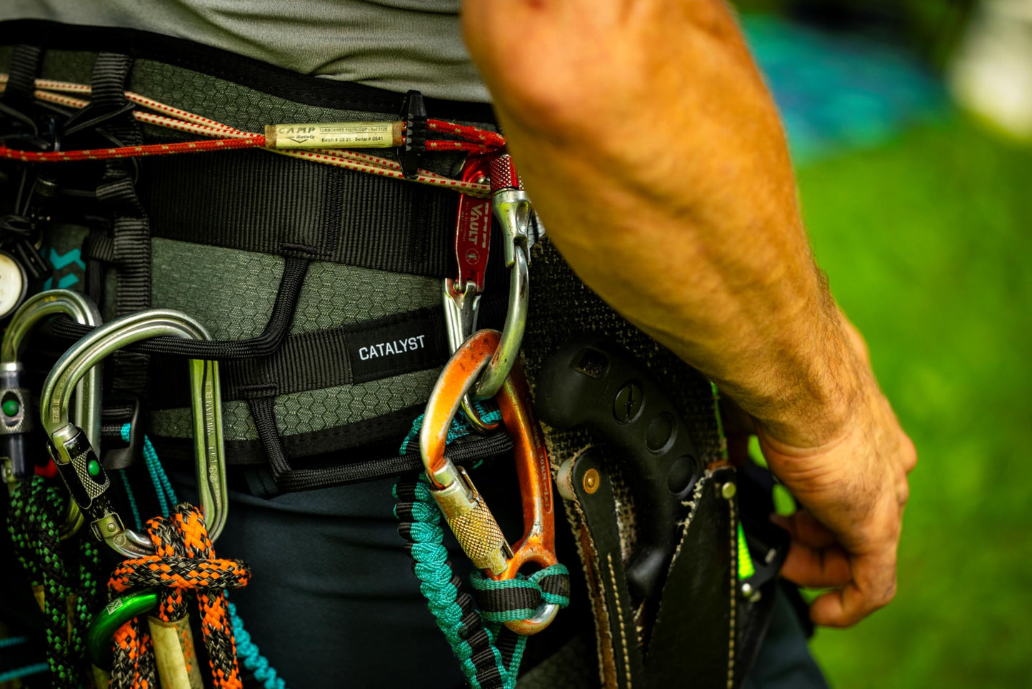Notch Catalyst Harness-Size 1, Custom EVA Molded Back & Leg panels, Integrated Ventilation Channels, Multiple Adjustment Points, Custom Flared Side D Rings, 330 lbs Total Weight Limit (CATH-1)