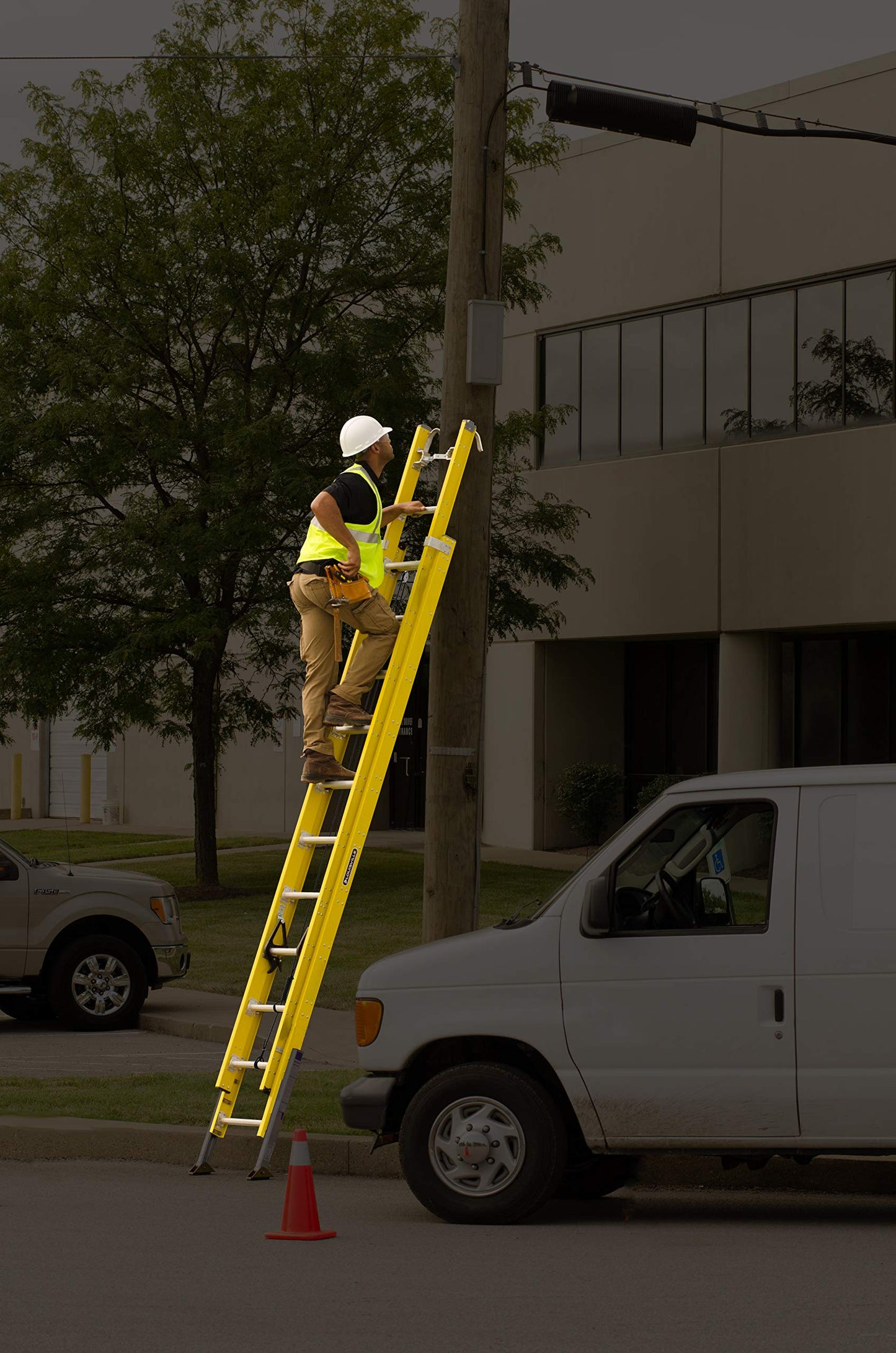 Louisville Ladder 16-Foot Fiberglass Extension Ladder, 375-Pound Load Capacity, Type IAA, FE4224HD