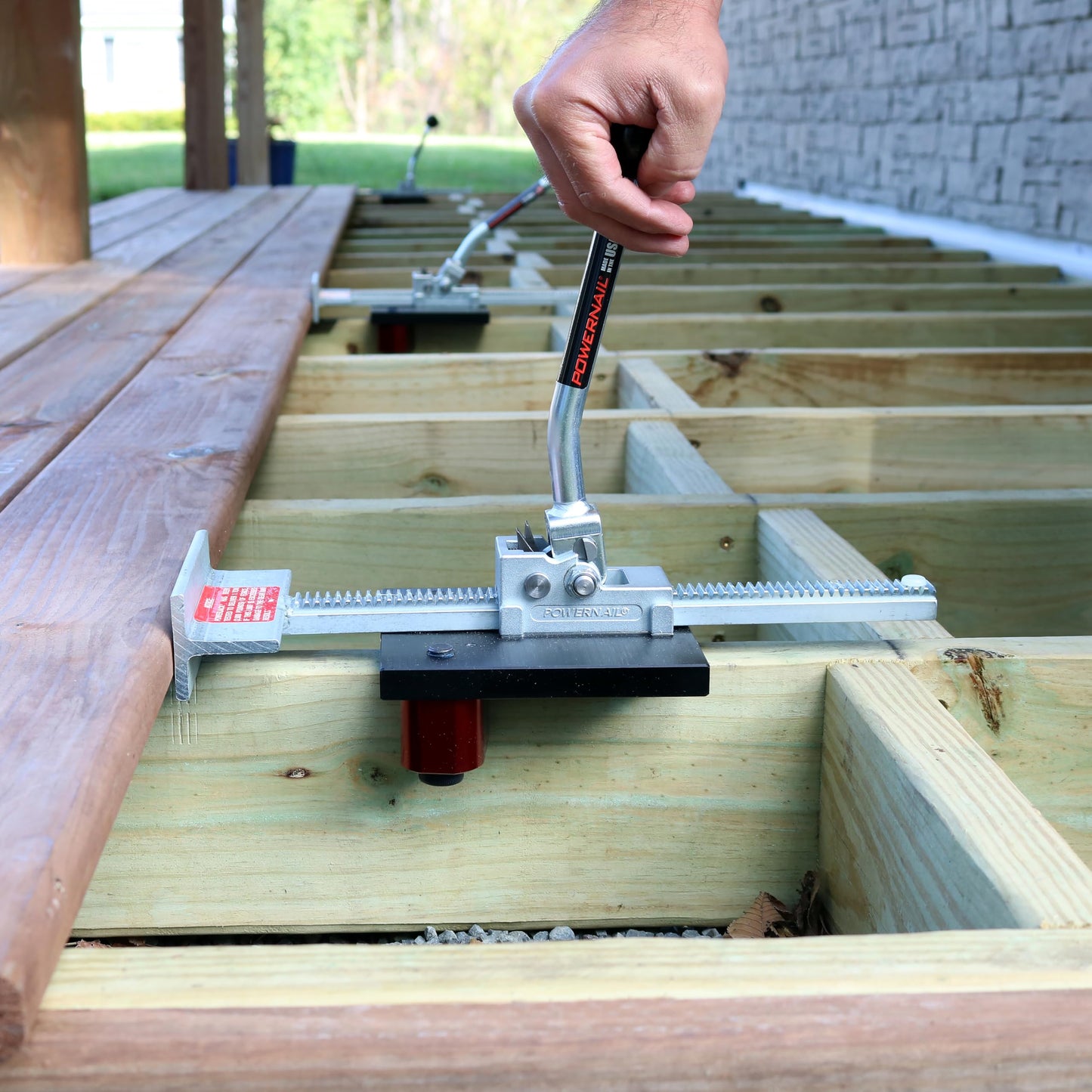Powernail PowerJack™ 700 Deck Jack - Heavy-Duty Deck Board Positioning Tool - Position, Straighten and Tighten Boards Eliminating Gaps - Holds Boards In Place for Hands-Free Installation