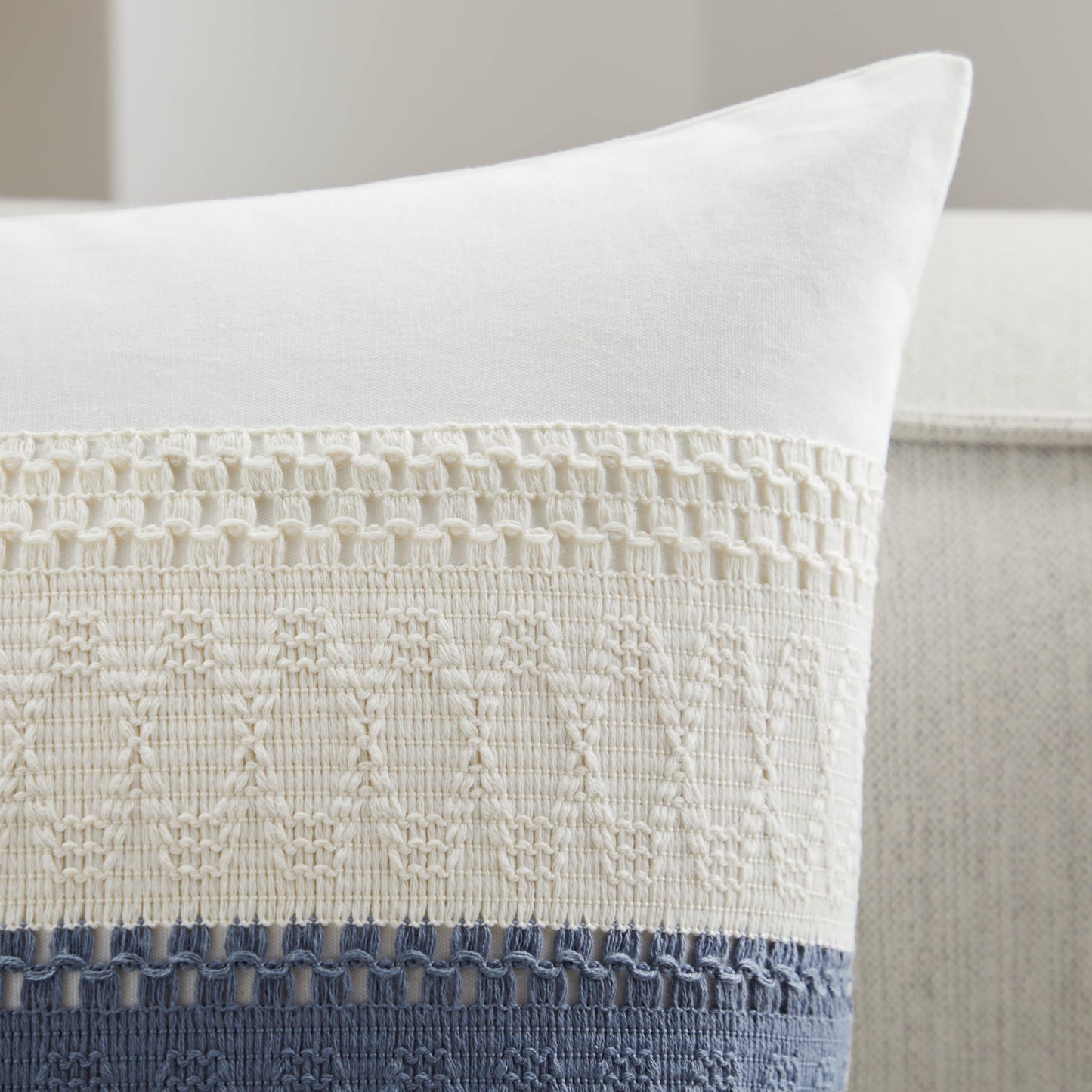 YZJZEDS Soft Cotton Boho Throw Pillow Covers Set of 2, Natural White/Contrast Blue 18x18 Inch, Blue Farmhouse Decorative Cushion Covers for Sofa Bed Living Room Home Decor