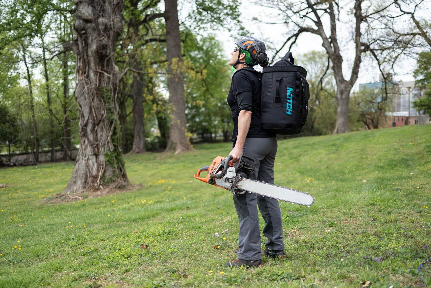 Notch Approach Free-Standing Black Rope Gear Bag, 50L Capacity, Storage pockets, Padded Shoulder Straps, Side Daisy Chains, Roll-Top Closure, Weather Resistant 1680 Denier Fabric (99754)