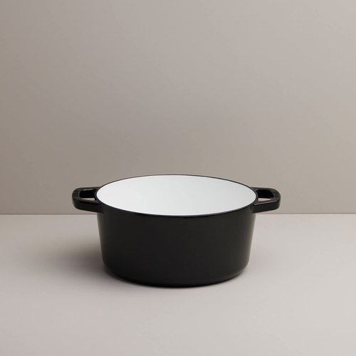 Milo by Kana 3.5-quart Enameled Cast Iron Dutch Oven with Lid | Premium Casserole Cooking Pot | Enamel Coating Inside and Out | Oven Safe and Dishwasher Friendly (Gloss Black with Gold Knob)