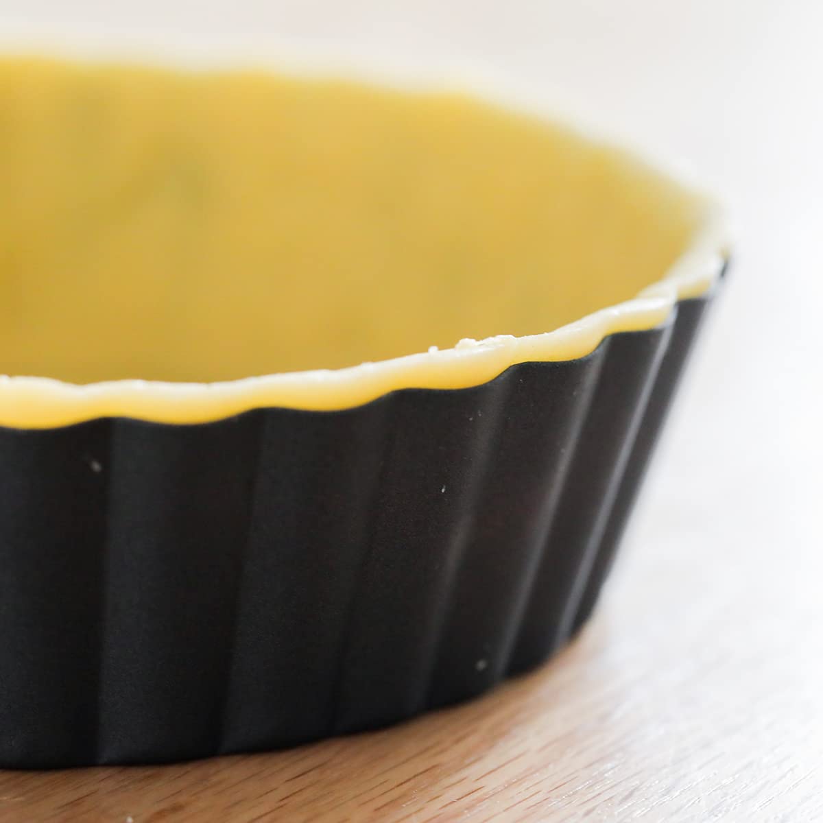 Tosnail Deep Tart Pan, 9.5" x 2" Quiche Pie Pan with Removable Loose Bottom, Fluted Baking Pan