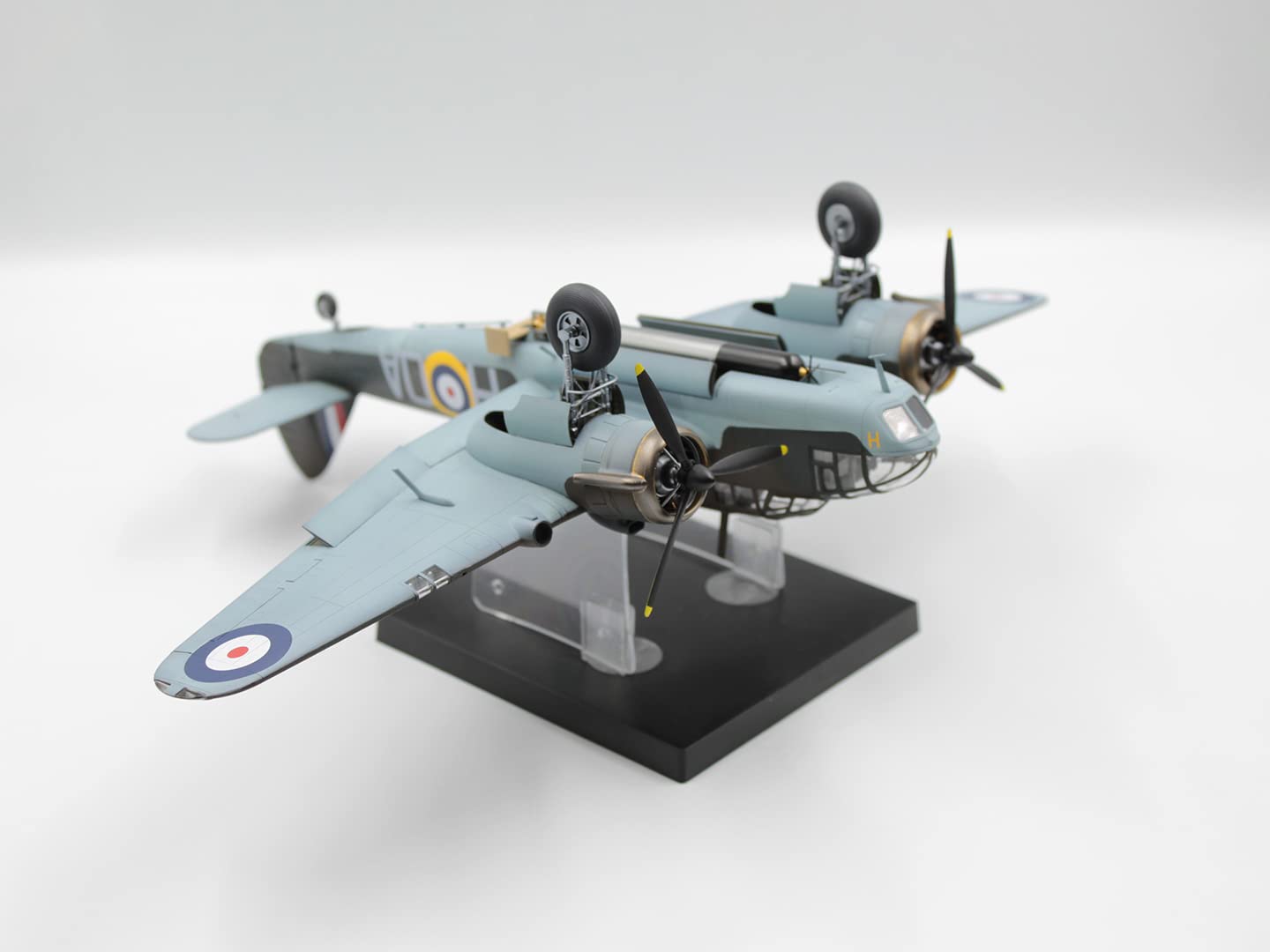 ICM 48310 - Airplane Model Bristol Beaufort Mk.I, Plastic Military Plane WWII British Torpedo-Bomber. - Scale 1:48