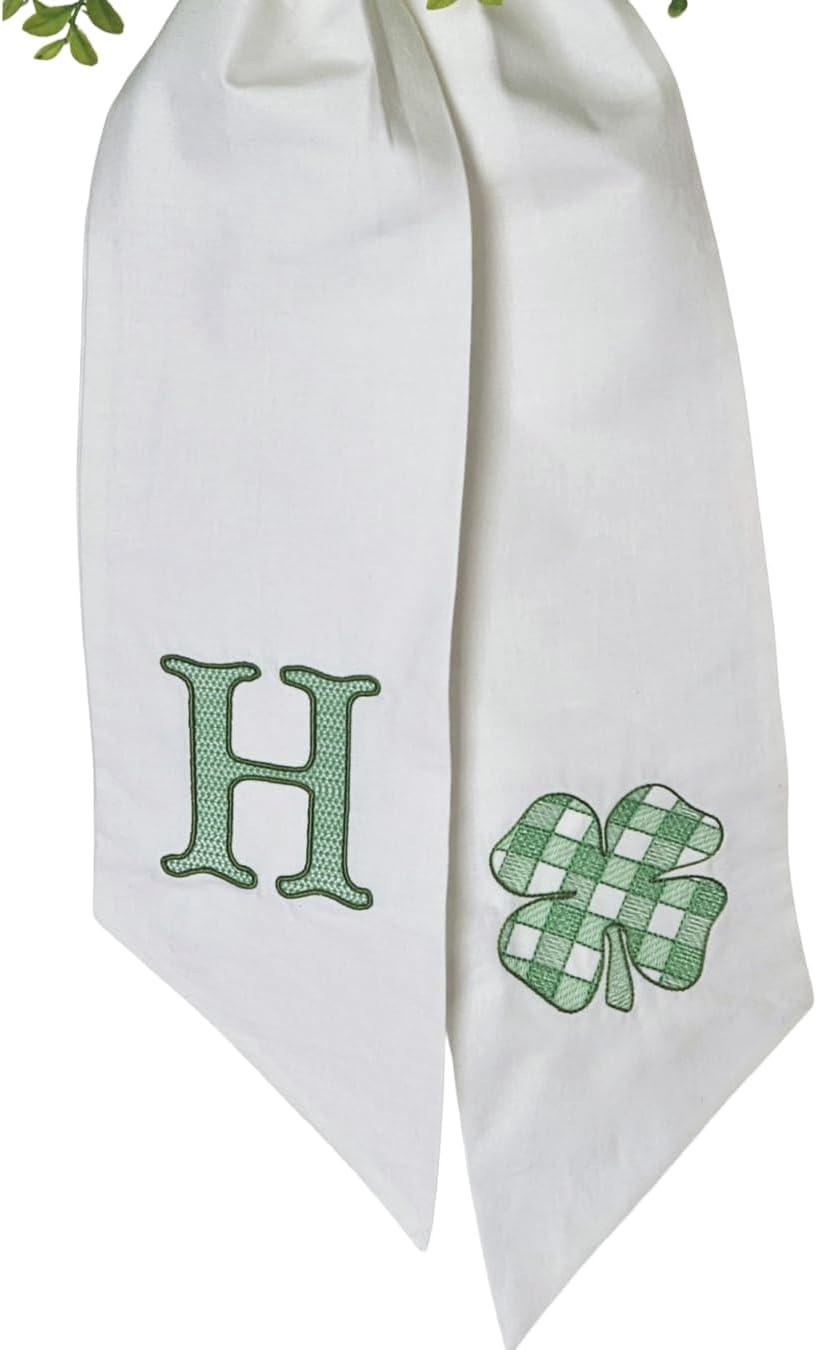 St. Patrick's Day Wreath - Festive Clover Door Decor for a Cheerful Front Entrance