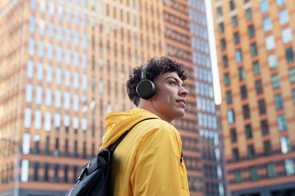 TAH4205 Philips Wireless On-Ear Headphones (Black)