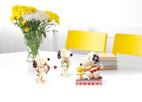 Enesco Peanuts Collection by Jim Shore Woodstock and Snoopy with Heart Garland Figurine- Stone Resin Hand Crafted Painted Collectible Peanuts Snoopy Figurines Home Decor Statue, 4.5 Inch