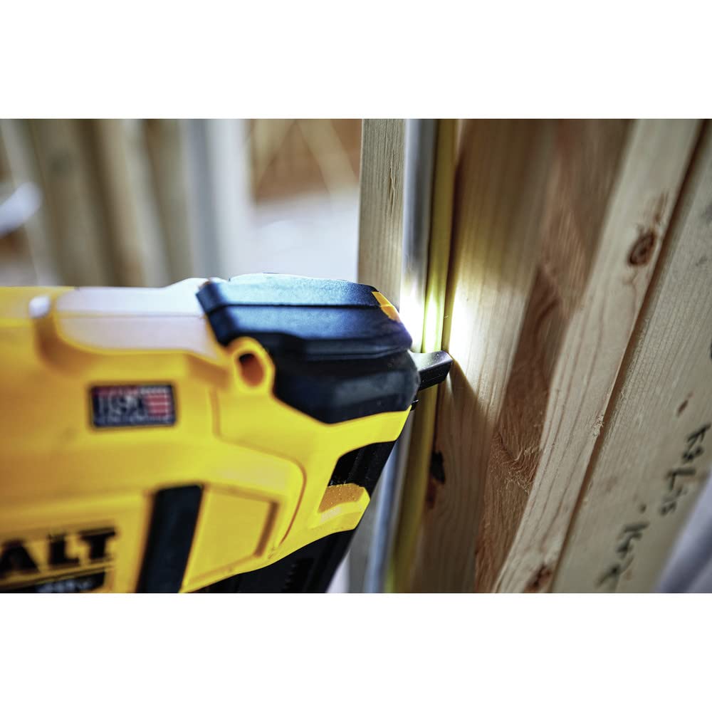 DEWALT 20V MAX* Stapler Kit for Cables (DCN701D1)