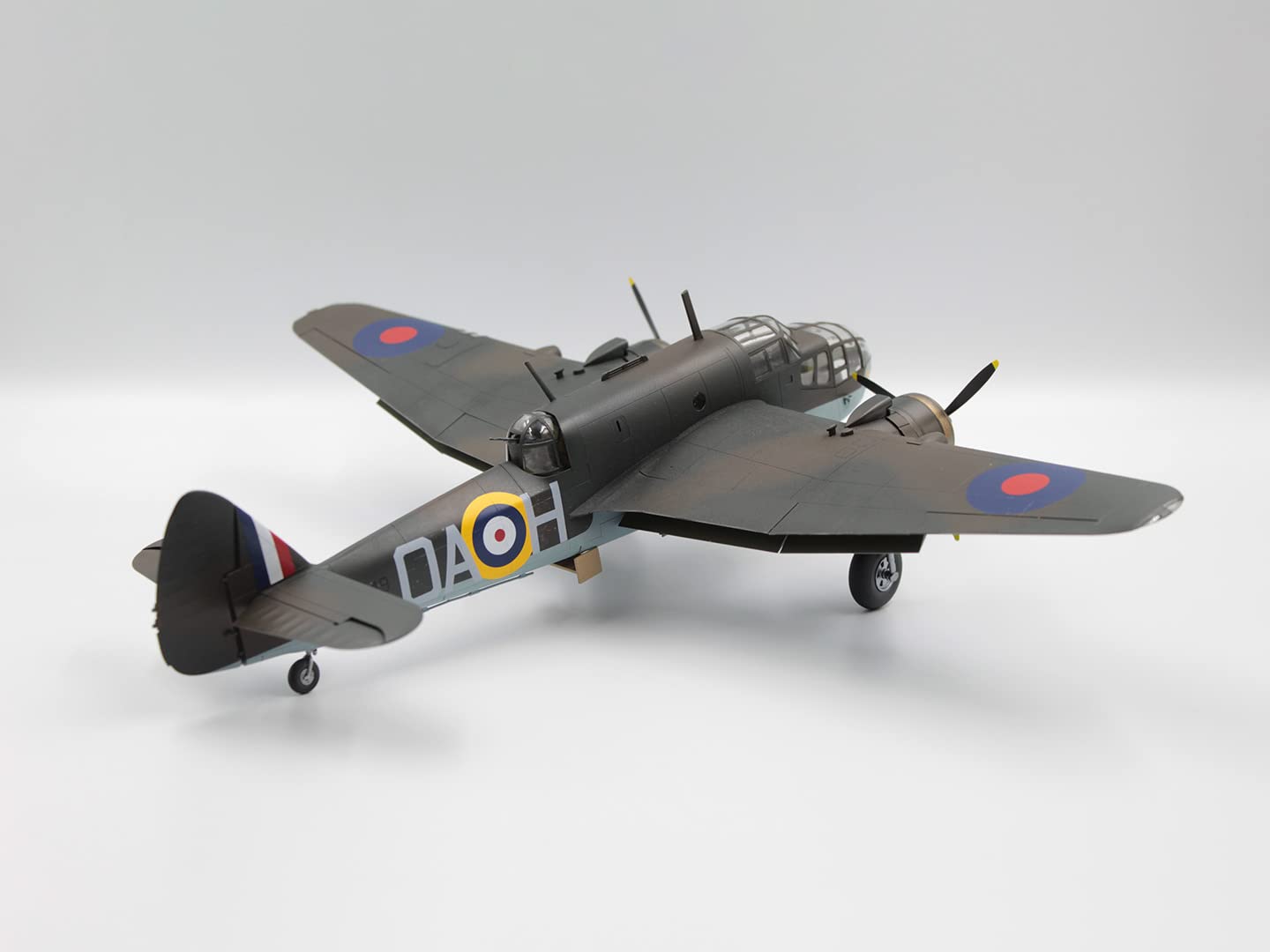ICM 48310 - Airplane Model Bristol Beaufort Mk.I, Plastic Military Plane WWII British Torpedo-Bomber. - Scale 1:48