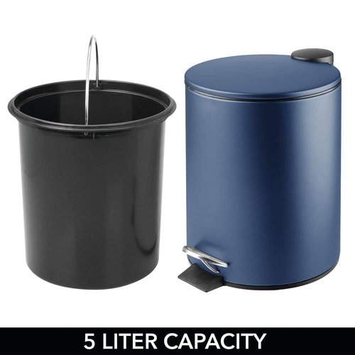 mDesign Metal 1.3 Gallon/5 Liter Round Step Trash Wastebasket, Garbage Container Bin with Lid for Bathroom, Powder Room, Bedroom, Kitchen, Craft Room, Office - Removable Liner Bucket - Navy Blue
