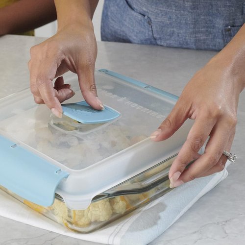 Anchor Hocking 3 Quart Bake Dish - TrueLock Locking Lid for Secure Storage & Baking