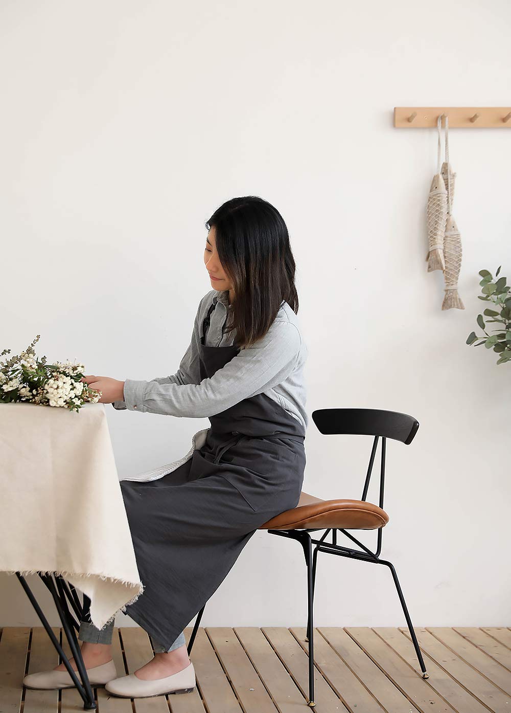 AOBBYBBS Adjustable Japan Nordic Style Soft Cotton Linen Apron with Four Pockets A Towel (Dark gray)