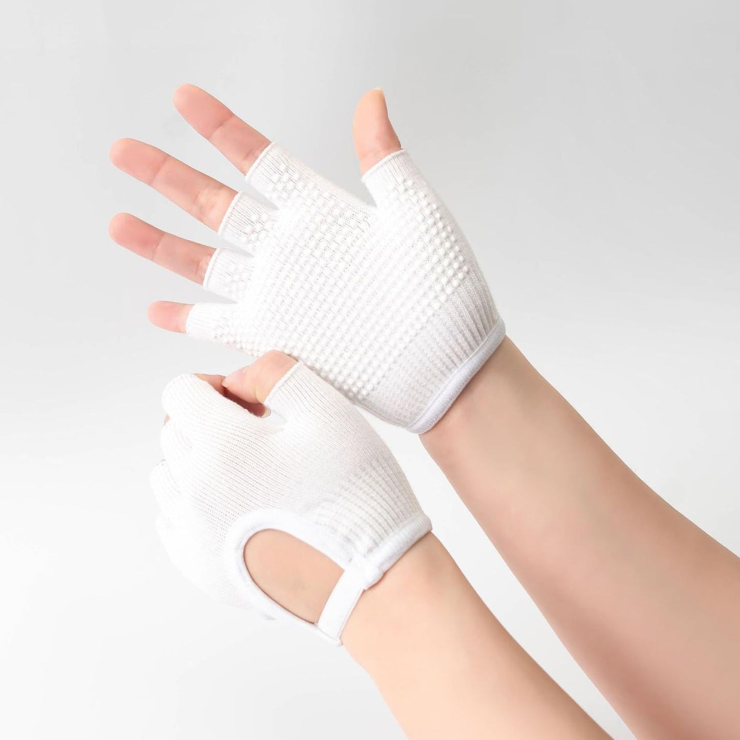 KANGQL Gym Gloves, 2Pcs Silicone Antislip Five Finger Workout Glove Weight Training Gloves Gym Gloves Weight Lifting Gloves for Men Women, Beige
