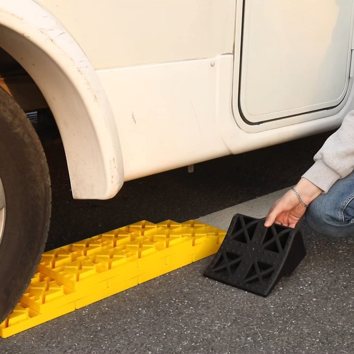 Homeon Wheels 10 Packs Rv/Camper Leveling Blocks, Chocks Anti-Slip Pads Design Include One Wheel Chock and Carrying Bag for Camper Travel Trailer