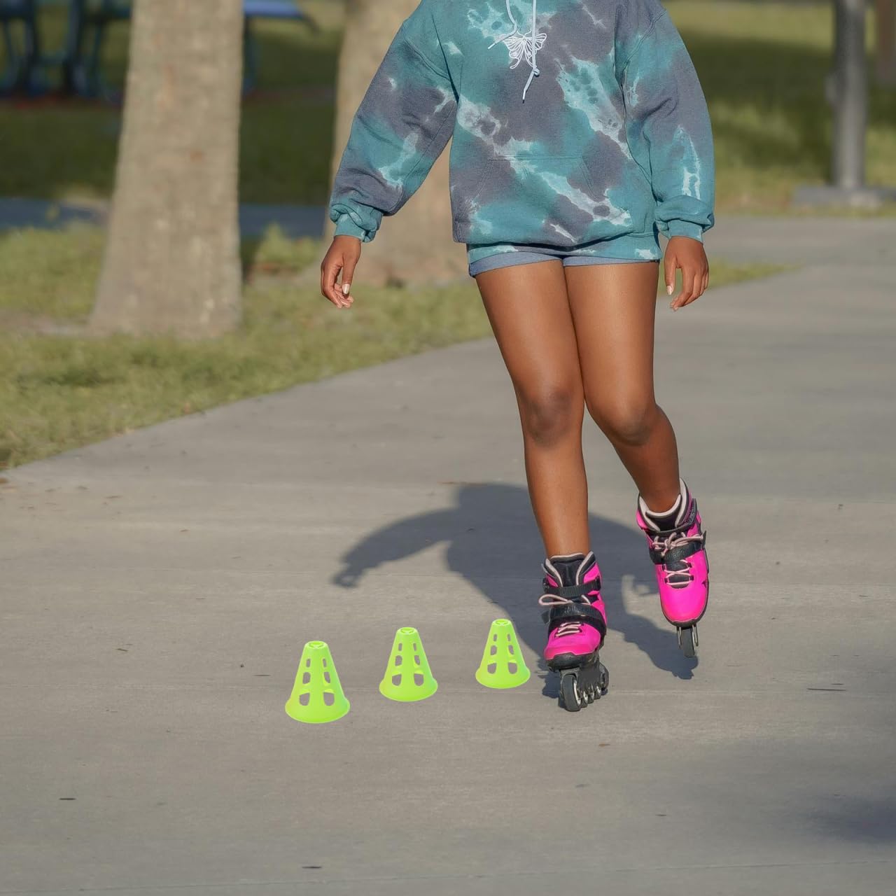 BESPORTBLE 20Pcs Mini Training Cones for Roller Skating Practice Windproof Sports Marker Cones 3.14In Diameter Lightweight Outdoor Training Accessories for Skill Development
