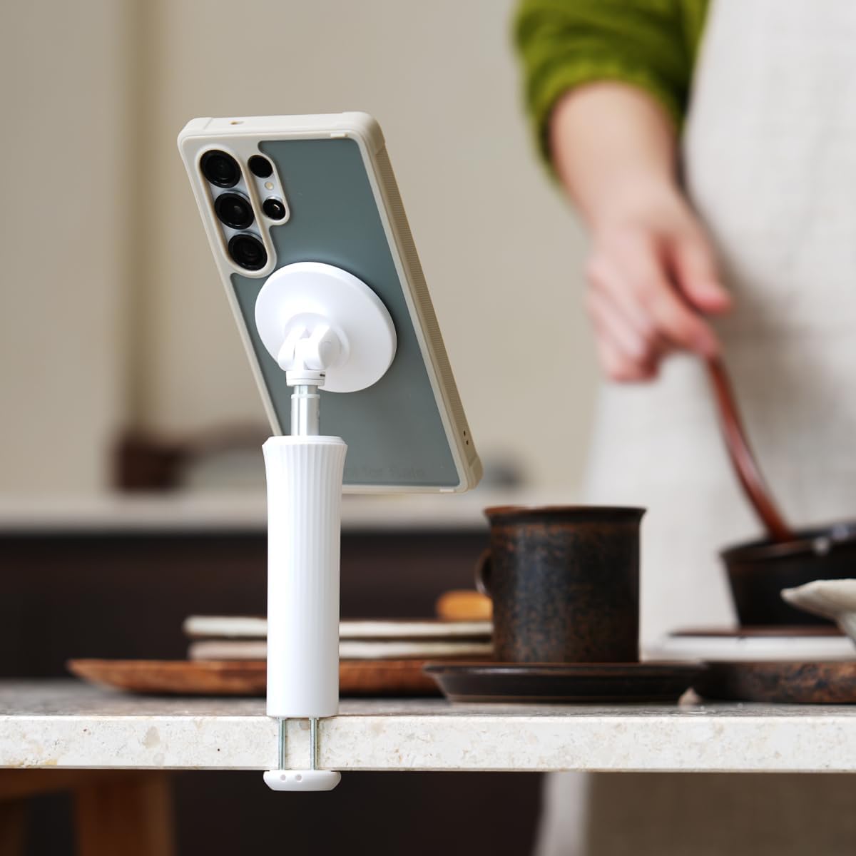 araree 360 Magfie Pod Lite Magnetic Phone Tripod Stand, MagSafe Compatible Rotating Mini Clamp Mount for iPhone