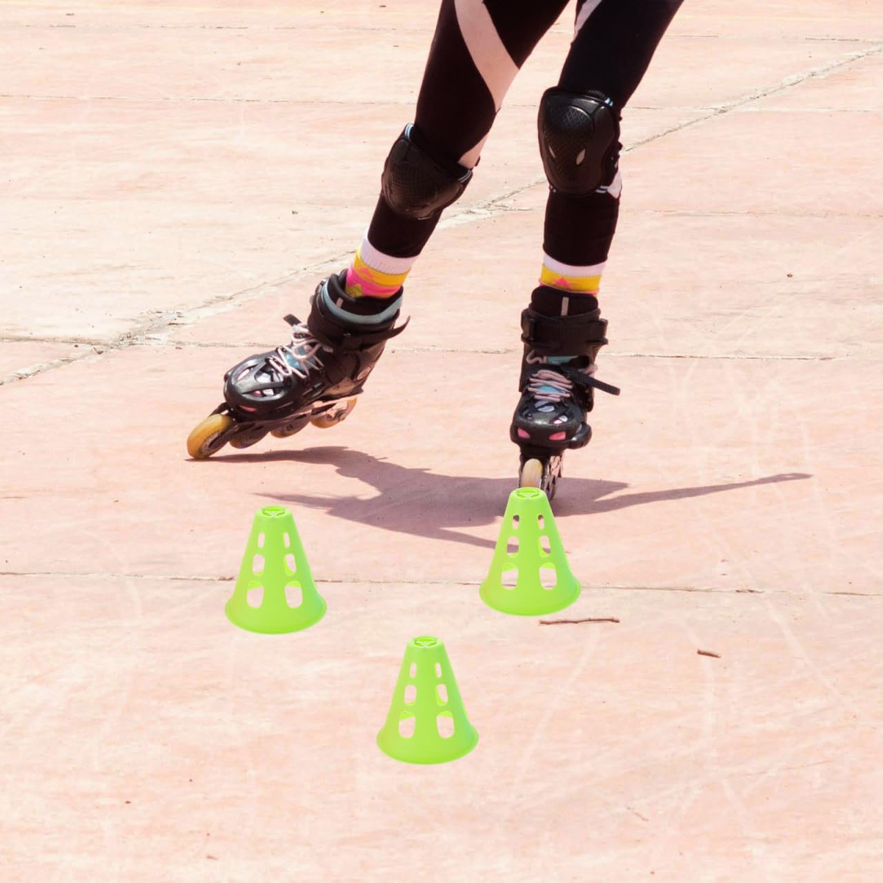 BESPORTBLE 20Pcs Mini Training Cones for Roller Skating Practice Windproof Sports Marker Cones 3.14In Diameter Lightweight Outdoor Training Accessories for Skill Development