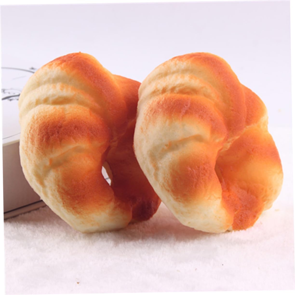 2pcs ERINGOGO Simulation Bread Model Artificial Bread Decor for Photography Bakery Display and Home Decor Lifelike PU