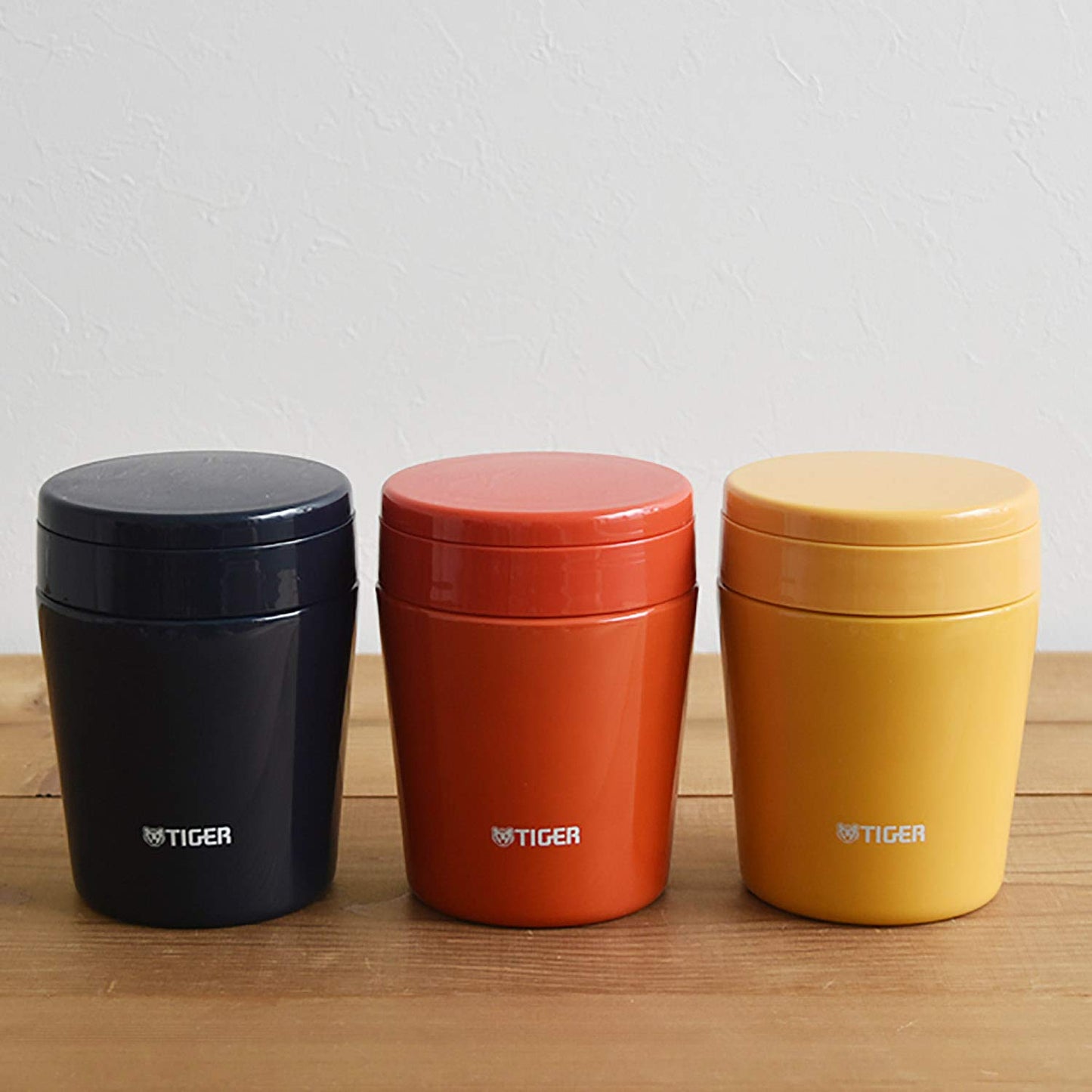 Tiger Thermos Vacuum Insulated Soup Jar, 10.1 fl oz (300 ml), Thermal, Bento Box, Wide Mouth, Round Bottom, Saffron Yellow MCL-B030-YS Tiger