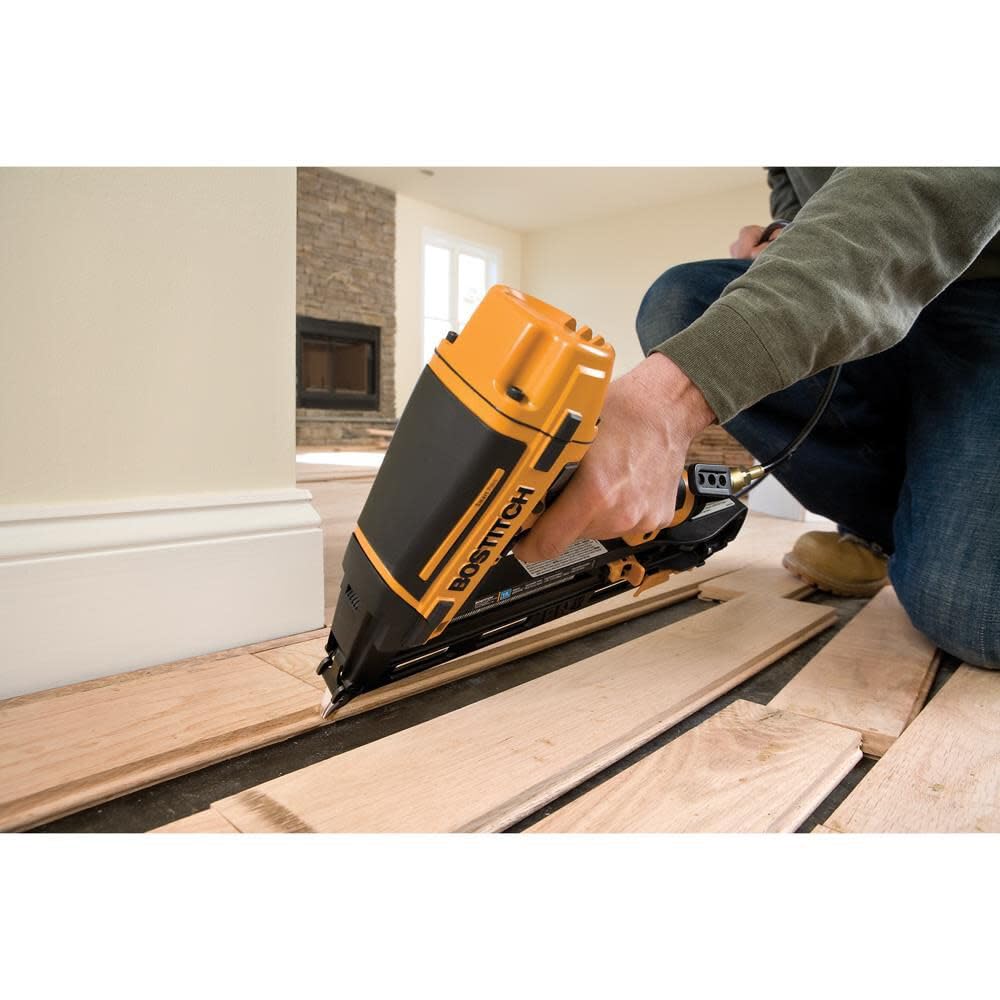 BOSTITCH BTFP72156 Smart Point 15GA FN Style Angle Finish Nailer Kit