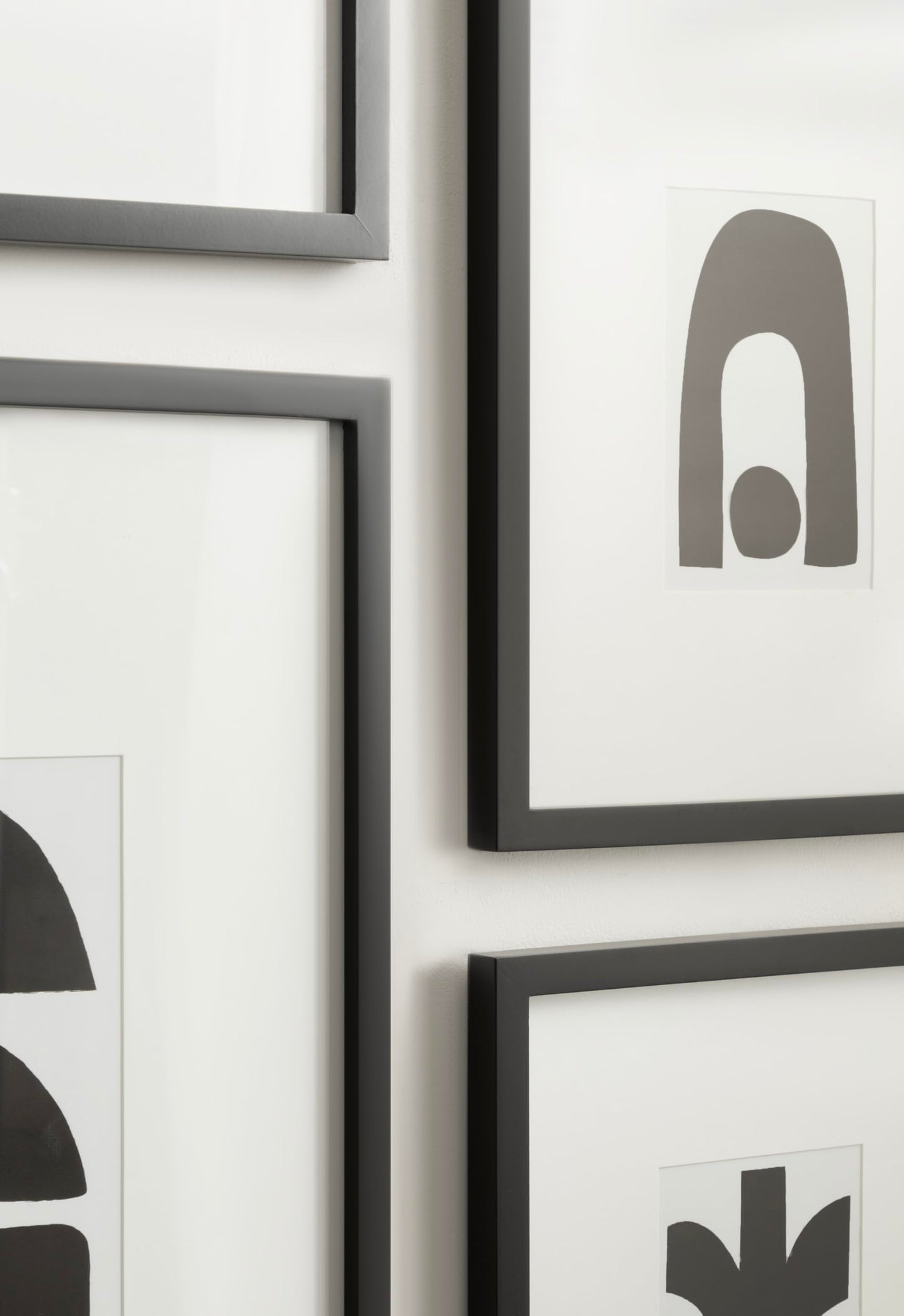 Kate and Laurel Gallery Contemporary Rectangle Picture Frame Set of 5, Varying Sizes, Black, Modern Five-Piece Photo Frames for Gallery Wall Set in Living Room Wall Decor
