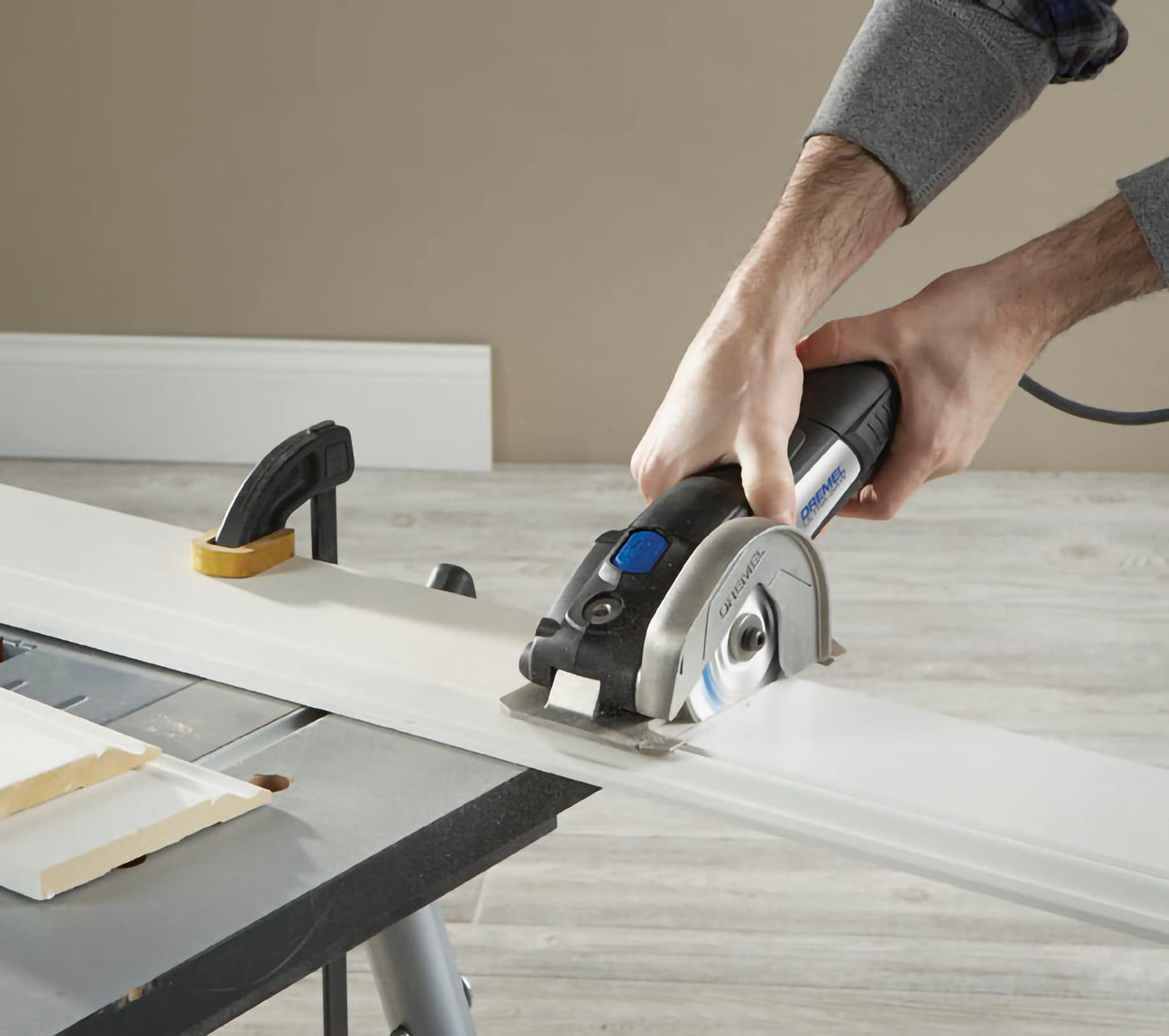 Dremel US40 Ultra-Saw Corded Compact Saw Tool Kit with 3 Cutting Wheels and Auxiliary Handle