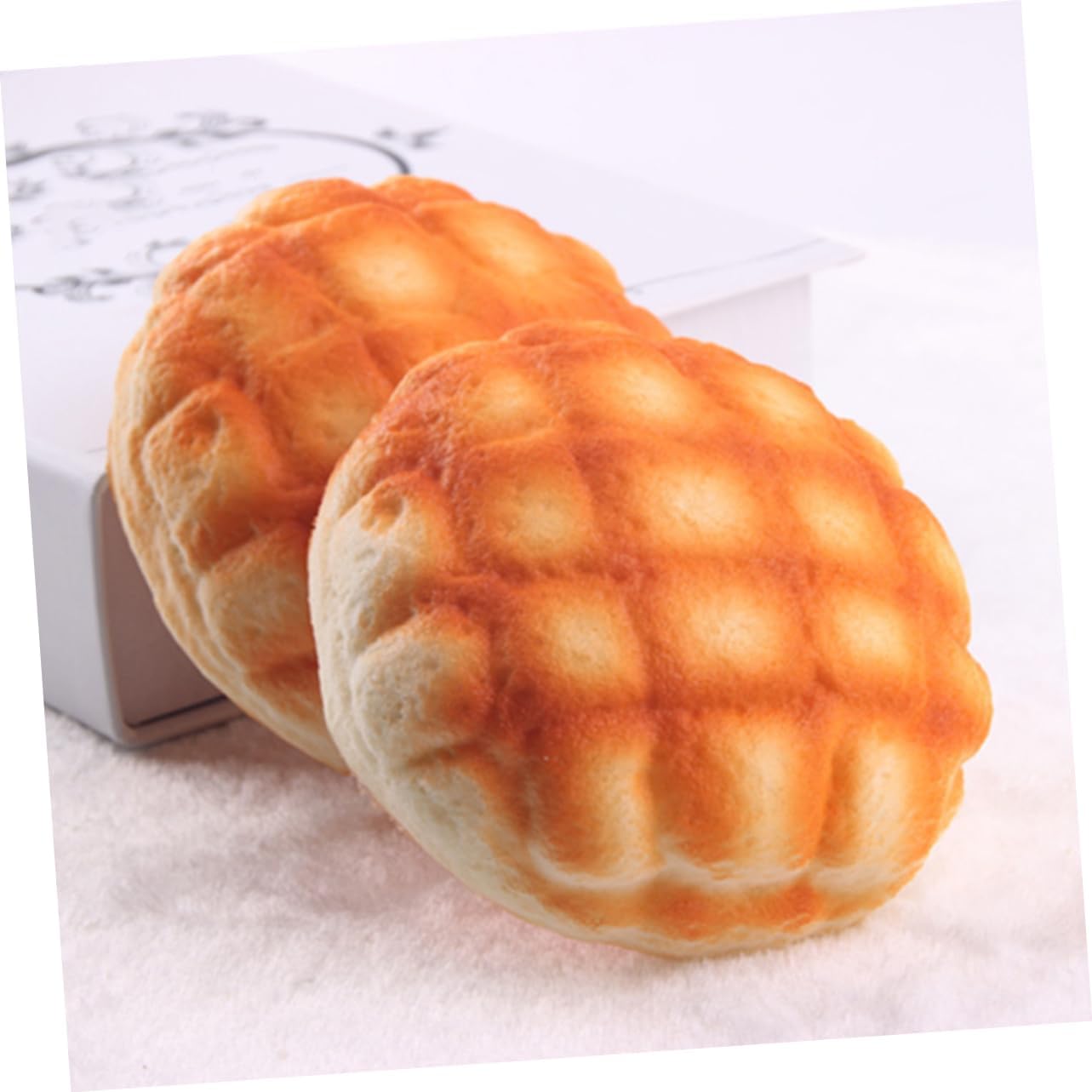 2pcs Set PU Fake Pineapple Bread Simulated Bread Props for Bakery Decor Chic Photo Prop for Kitchen and Shop