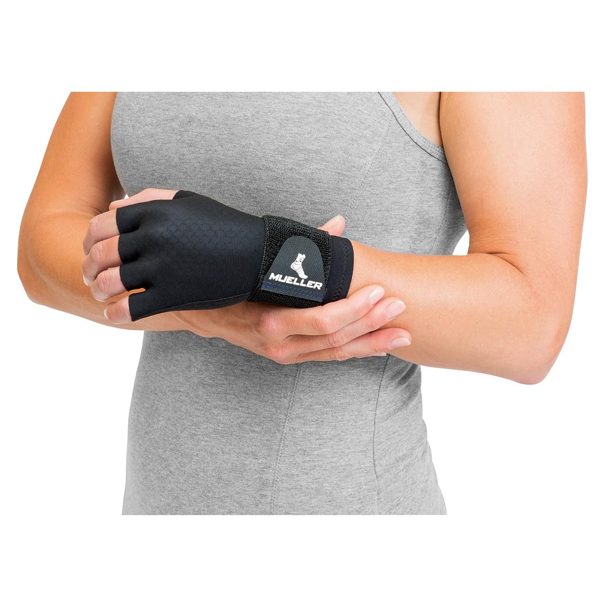 Mueller Sports Medicine Compression Glove for Men and Women, Hand & Wrist Pain Relief Support, Ideal for Carpal Tunnel, Arthritis, Fits Right or Left, Black, One Size
