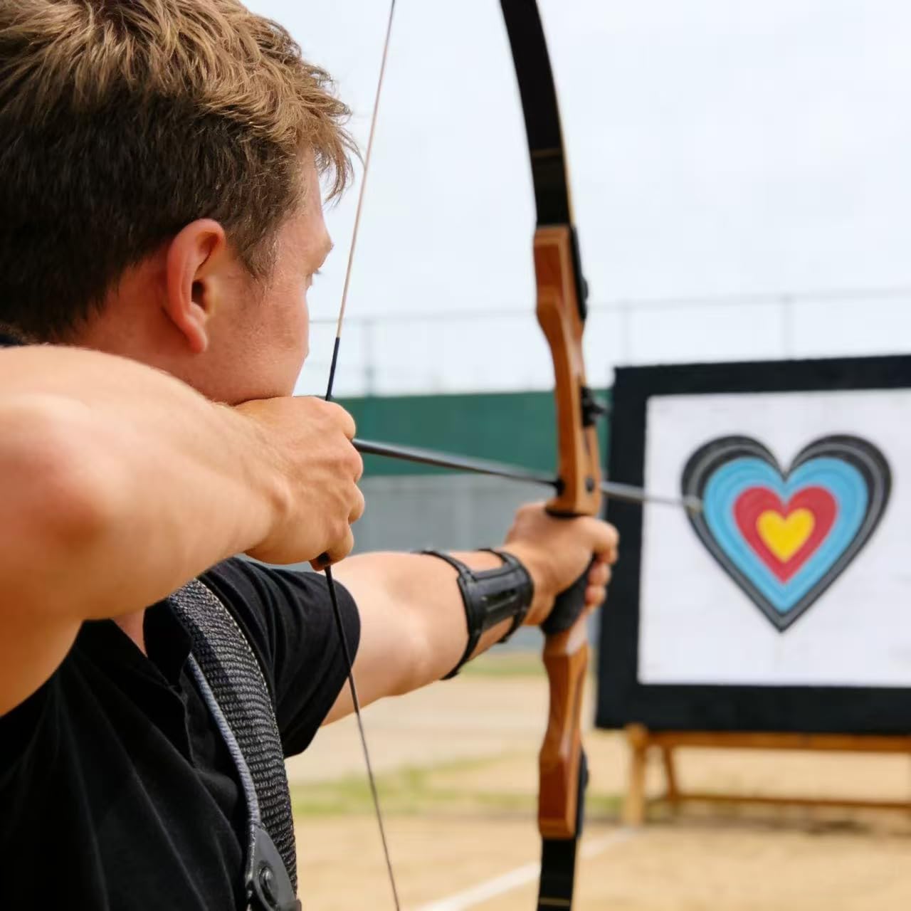 THREE ARCHERS 30pcs Archery Target Paper Funny Archery Targets 40cm Heart Shape for Archery Training