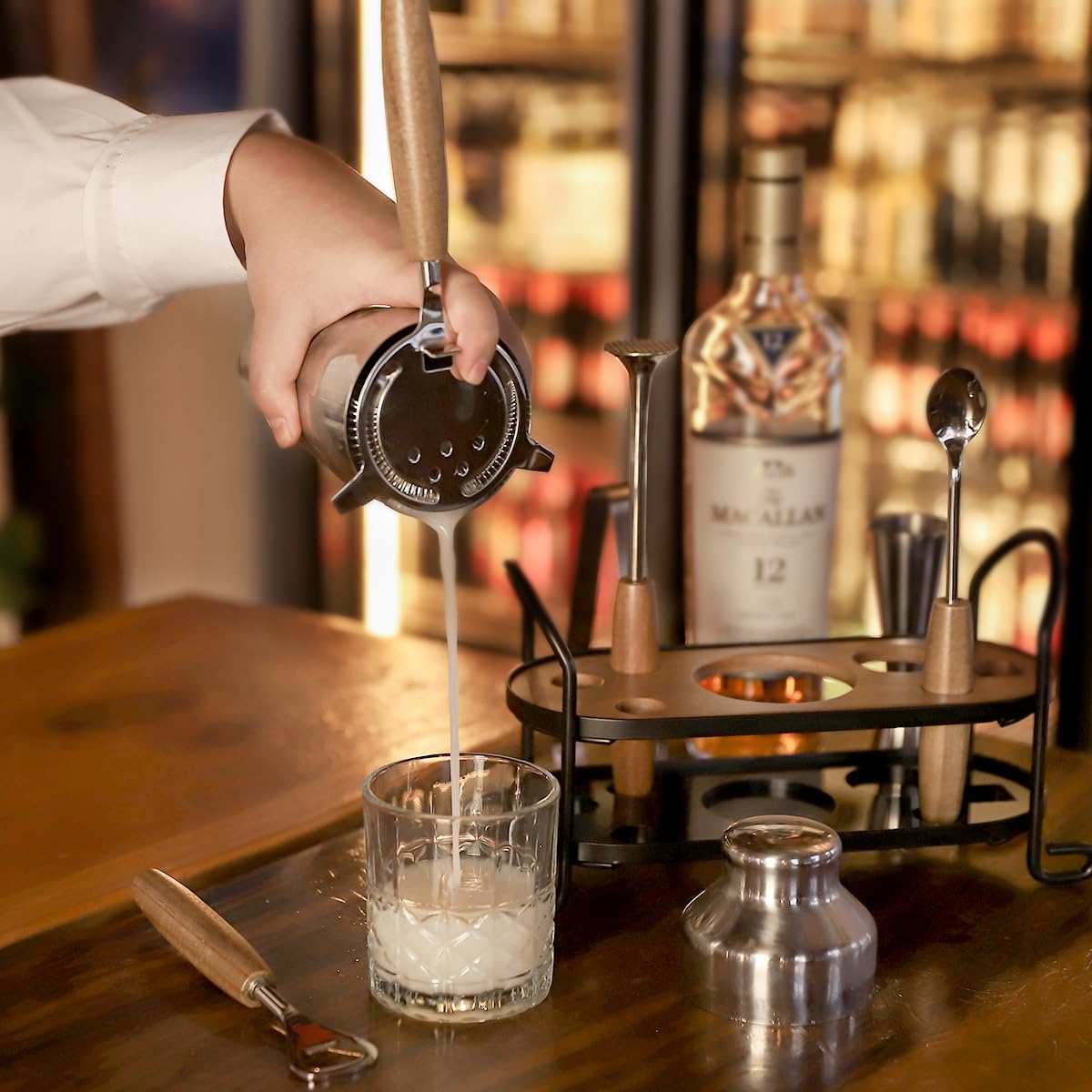 Btuqbu Cocktail Shaker Set with Stand, Mixology Bartender Kit for Drink Mixing | Mixology Set with 7 Bar Set Tools Cocktail Kit