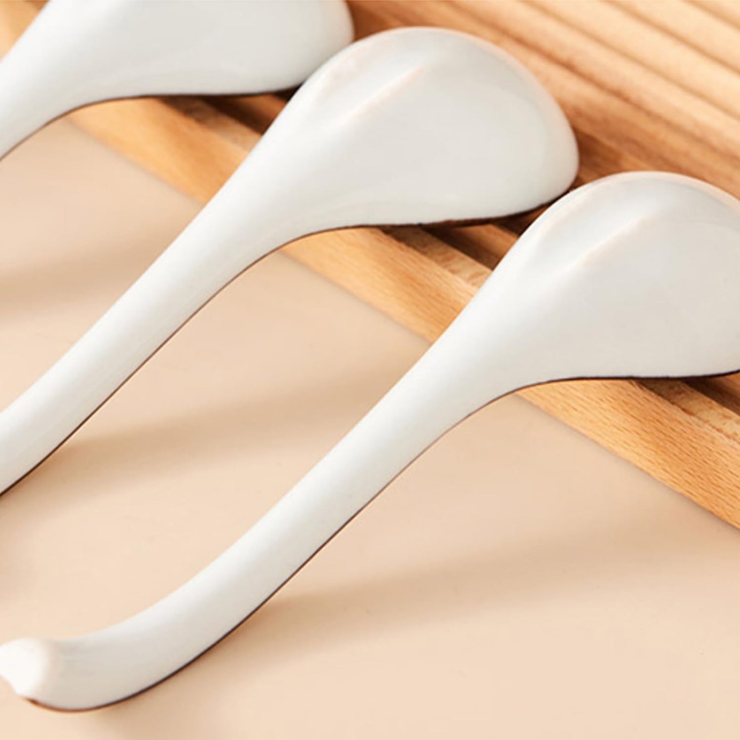4 PCS Ceramic Soup Spoons, Asian Soup Spoon Chinese Spoon Long Handle Ramen Spoon,Ceramic Spoon Japanese Spoons for Soup Wonton Dumpling Rice Pho Noodle Miso Soup Spoons-Set of 4