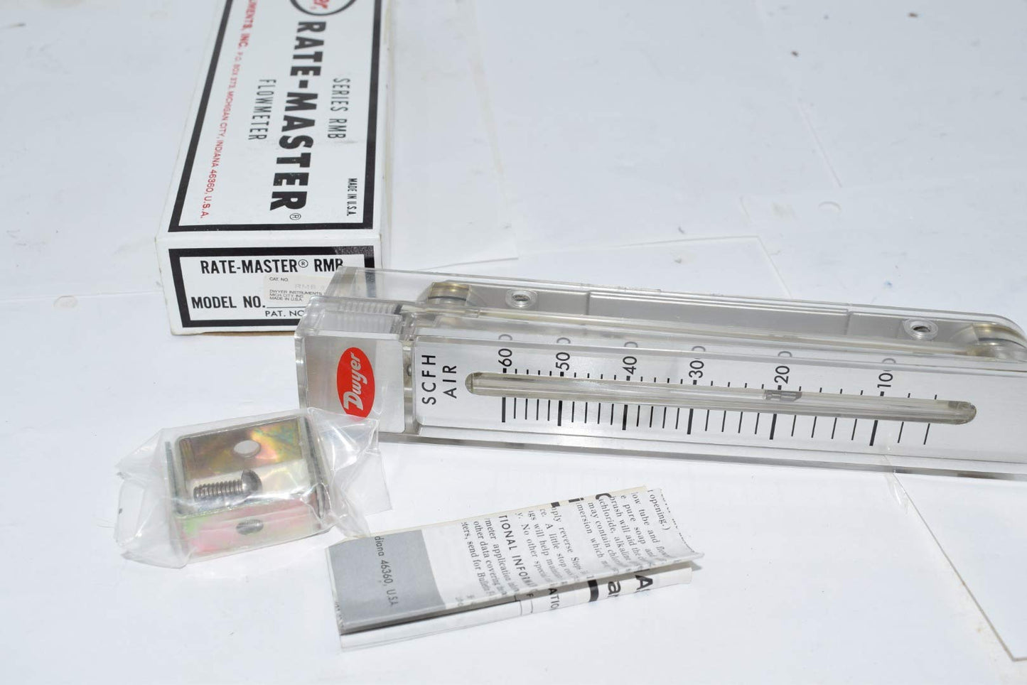 Dwyer® Rate-Master® Flowmeter, RMB-57, 3% Acc, 60-600 SCFH air, PC Body